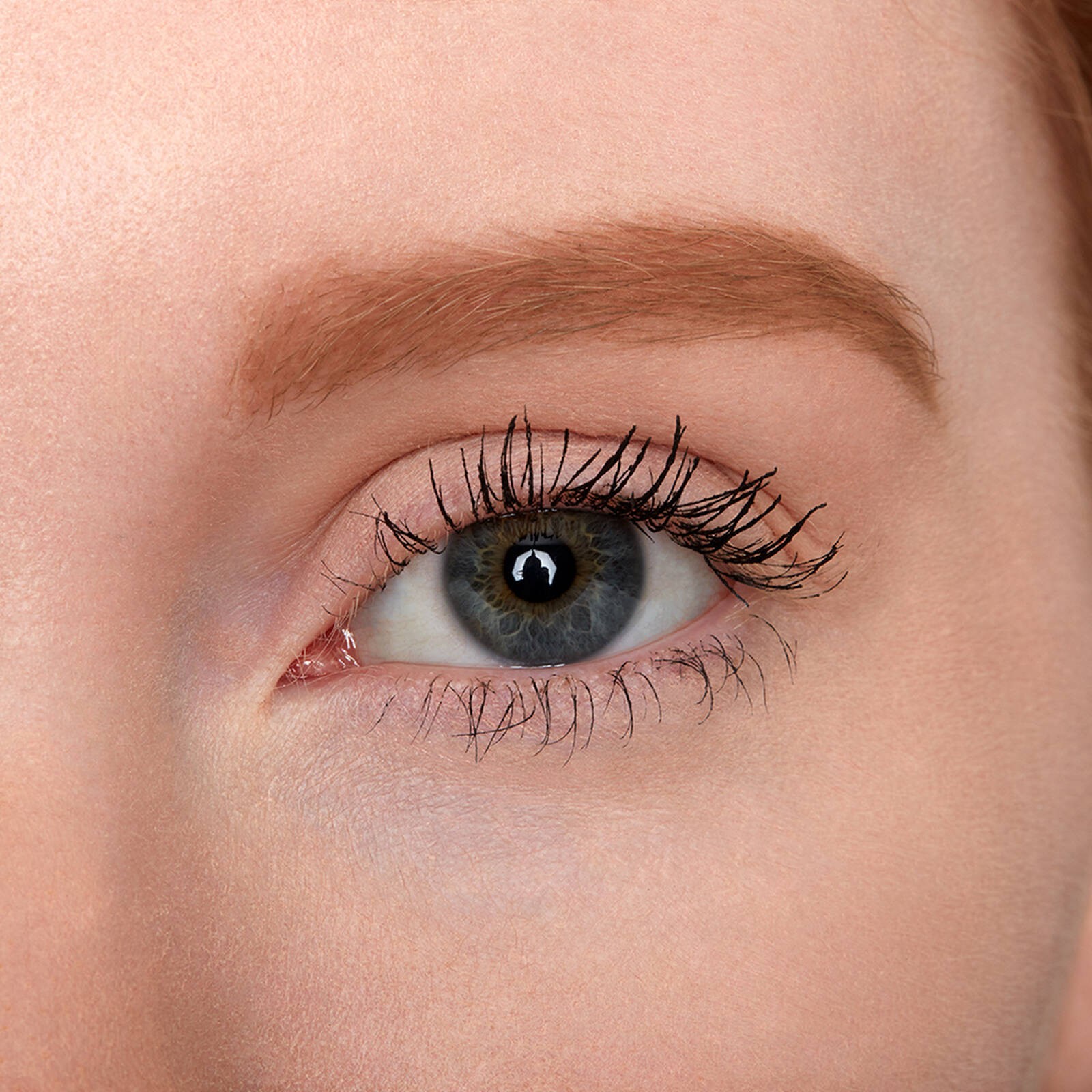 Fill & Fluff Eyebrow Pomade Pencil -- Augenbrauen-Stift Fill & Fluff Eyebrow Pomade Pencil -- Augenbrauen-Stift