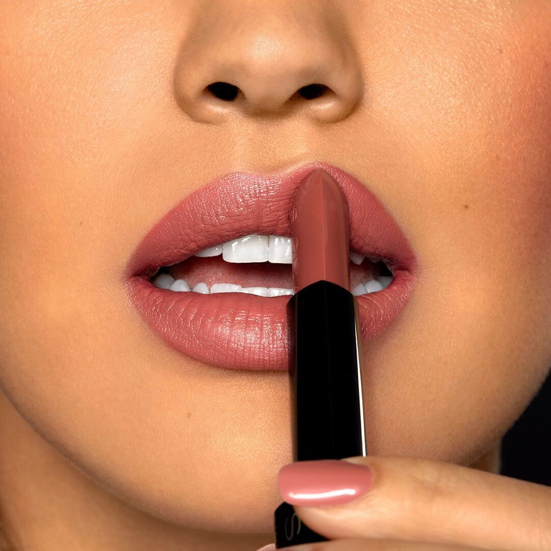 Infinity Point Lipstick -- Lippenstift Infinity Point Lipstick -- Lippenstift