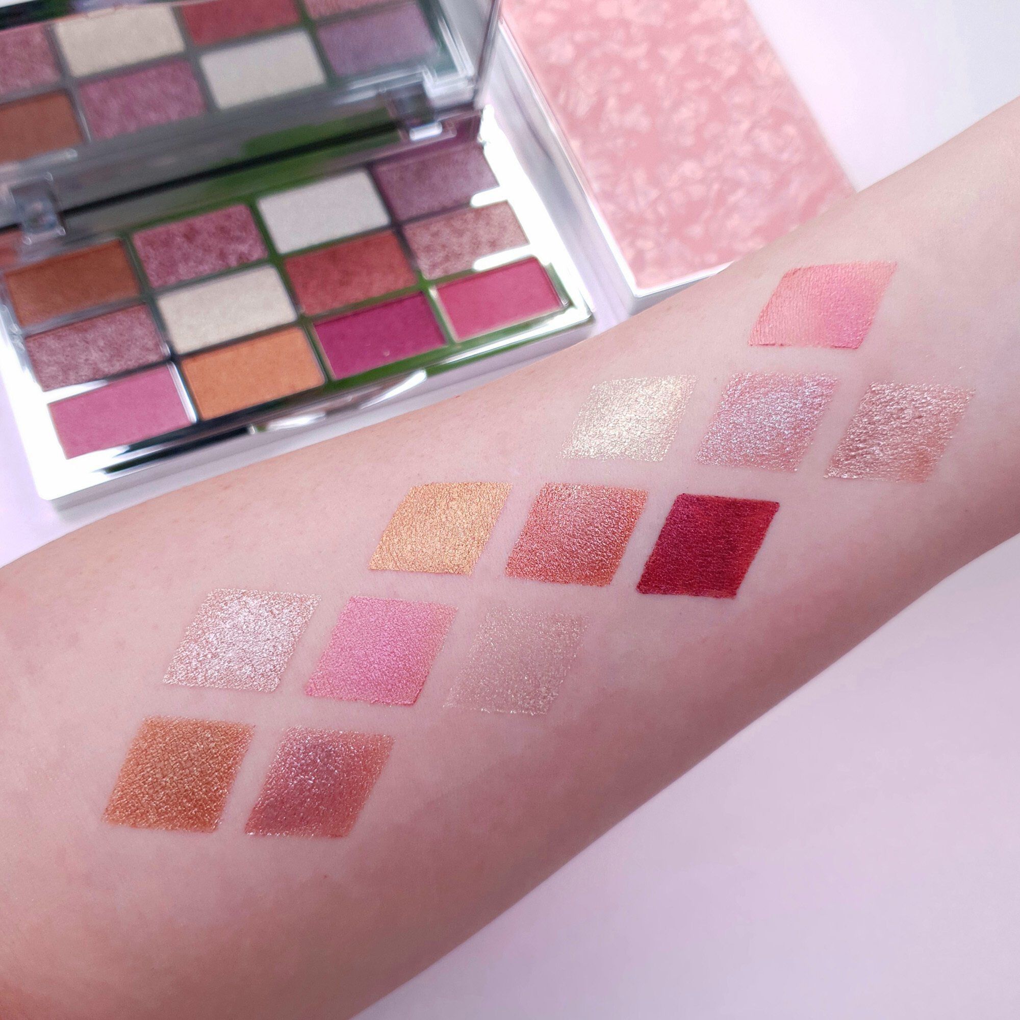CrystalXX Eyeshadow Palette -- Lidschatten-Palette CrystalXX Eyeshadow Palette -- Lidschatten-Palette