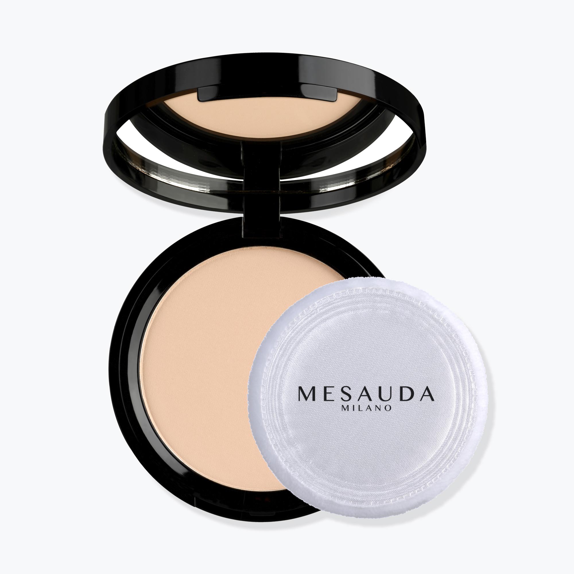 Light Velvet Compact Powder -- Puder Light Velvet Compact Powder -- Puder