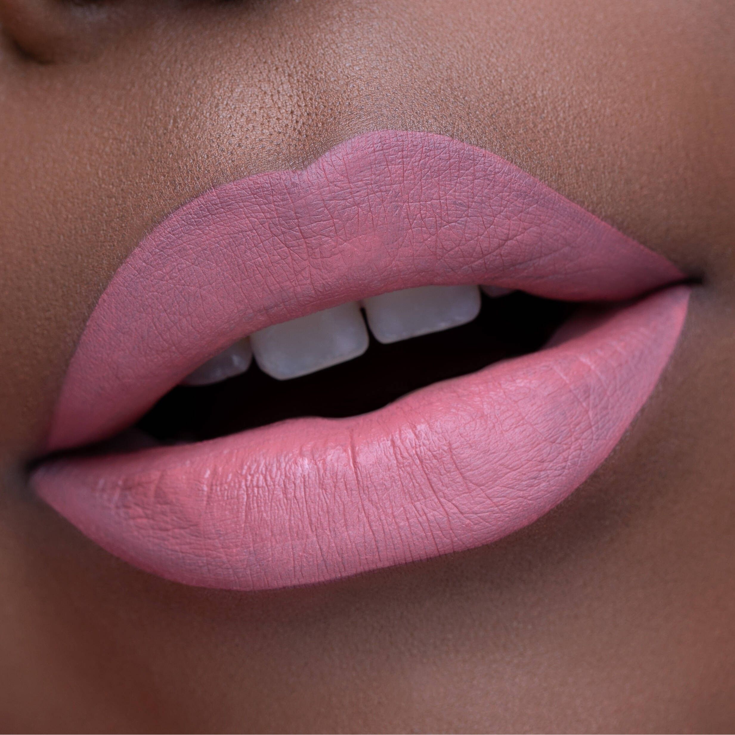 Lip Lingerie XXL Matte Liquid Lipstick -- Flüssig-Lippenstift Lip Lingerie XXL Matte Liquid Lipstick -- Flüssig-Lippenstift
