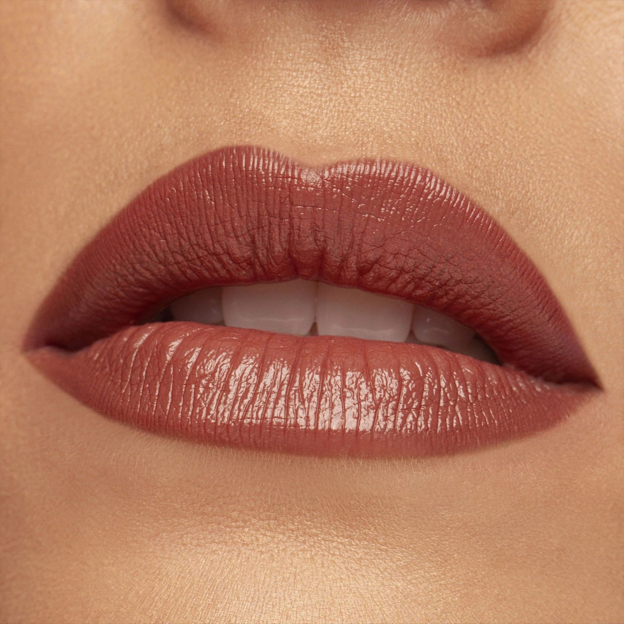 Rouge à Lèvres - Cult Creamy Lipstick Rouge à Lèvres - Cult Creamy Lipstick