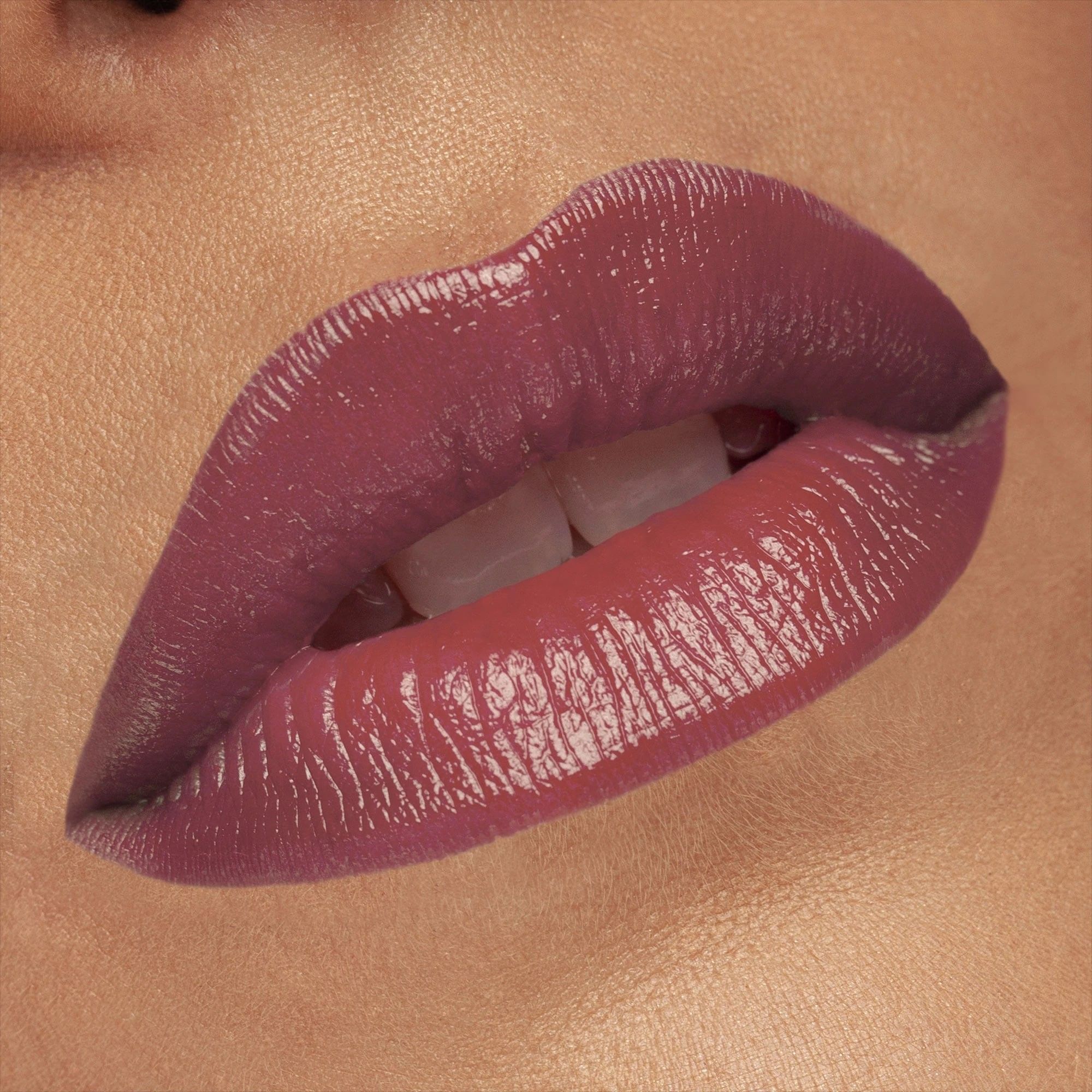 Rouge à Lèvres - Cult Creamy Lipstick Rouge à Lèvres - Cult Creamy Lipstick