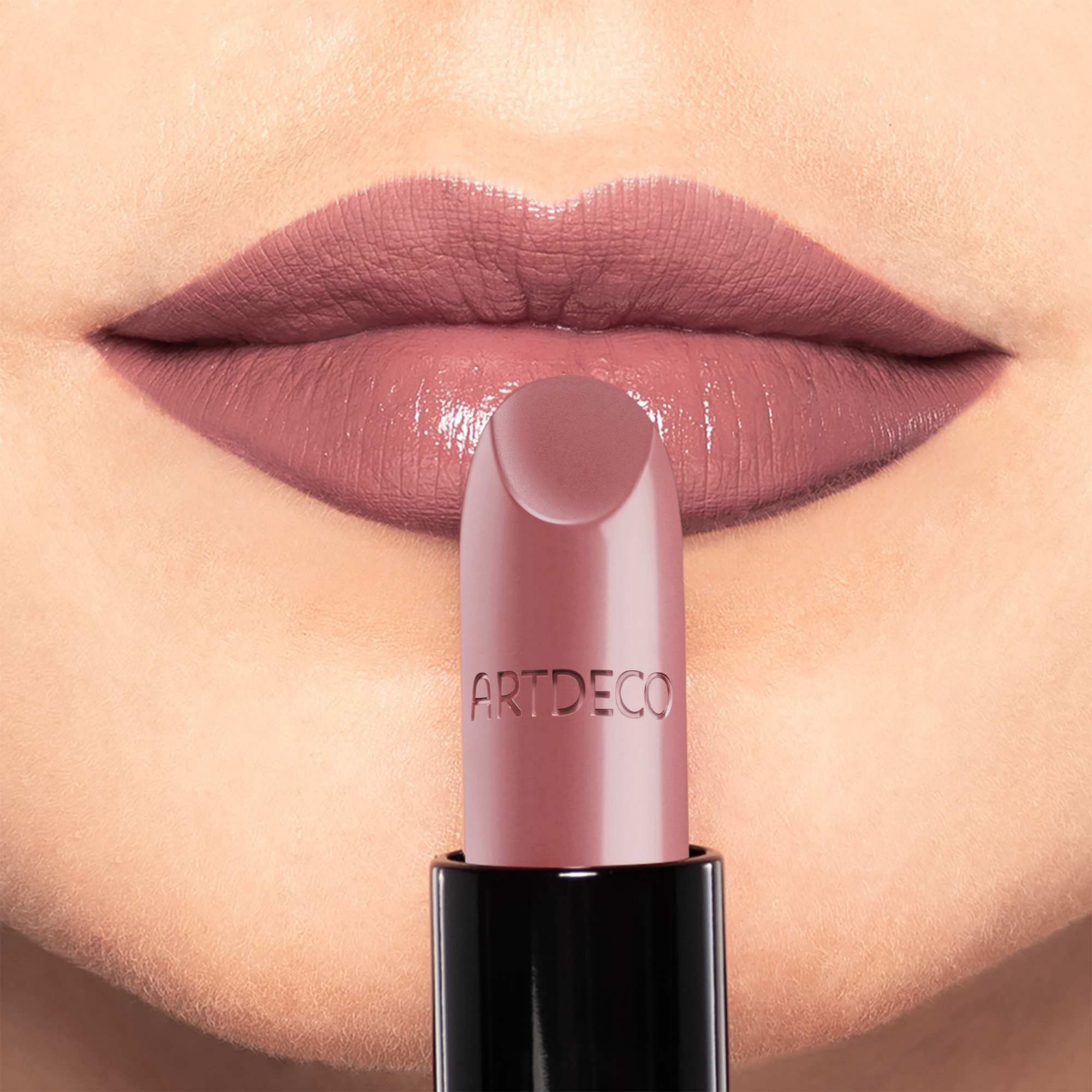 Perfect Color Lipstick -- Lippenstift Perfect Color Lipstick -- Lippenstift