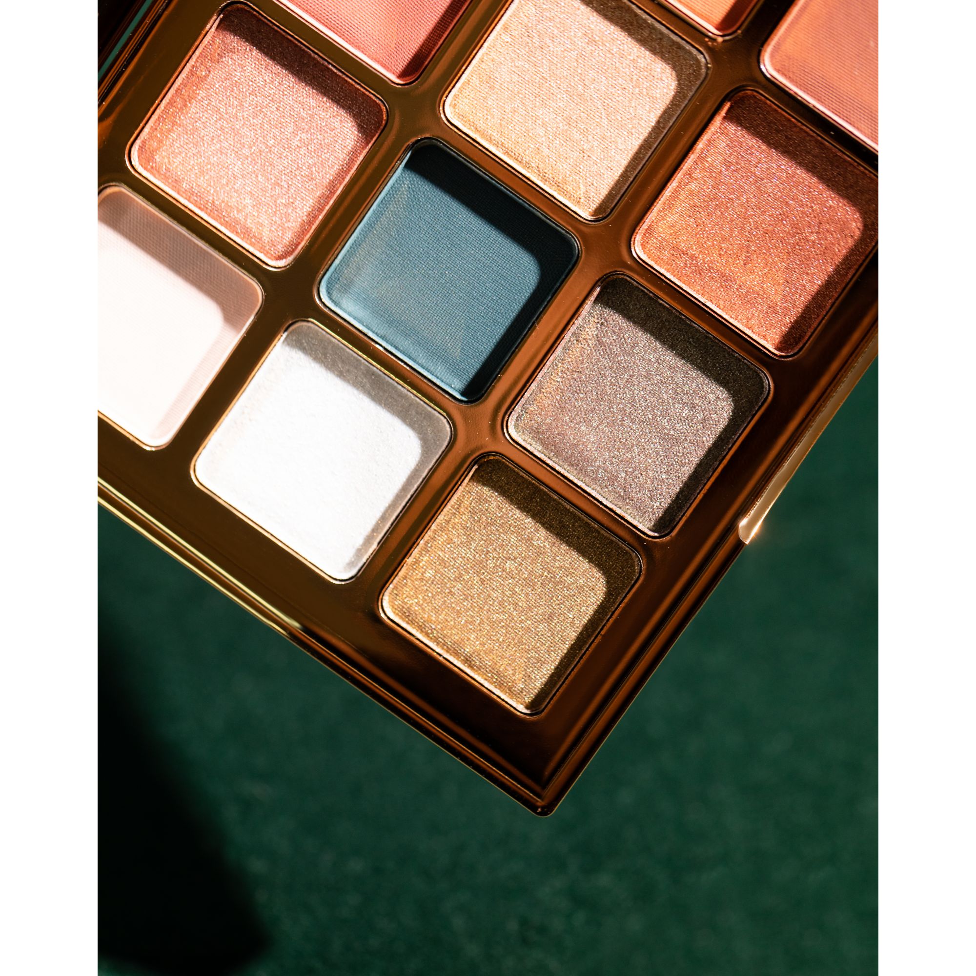 Sparks Of Joy - Eyeshadow Palette -- Lidschatten-Palette Sparks Of Joy - Eyeshadow Palette -- Lidschatten-Palette