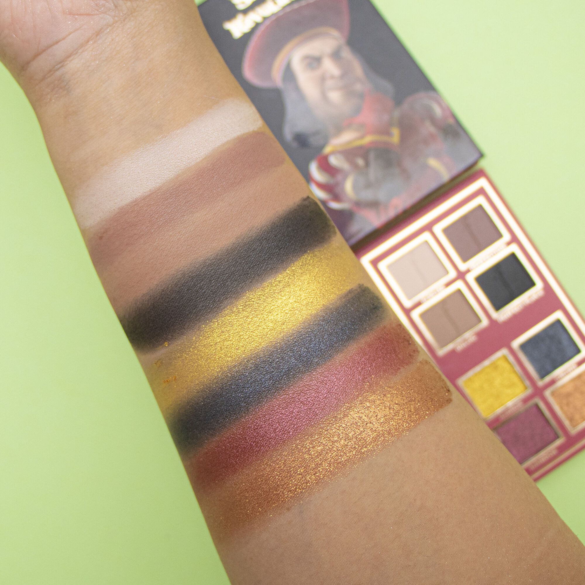 Shrek x I Heart Revolution - Shadow Palette -- Lidschatten-Palette Shrek x I Heart Revolution - Shadow Palette -- Lidschatten-Palette