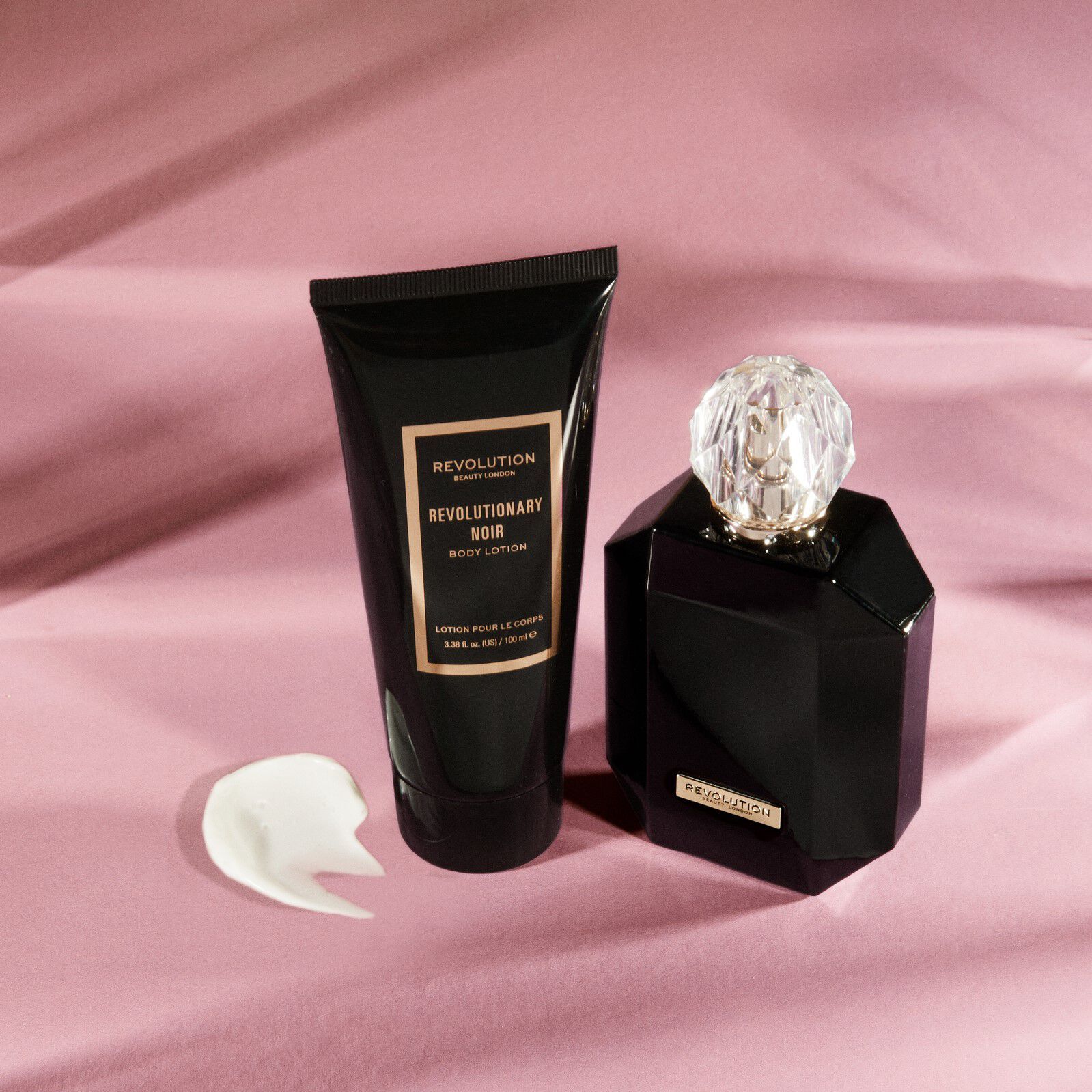 Ensemble Cadeau - Revolutionary Noir Eau de Toilette & Body Lotion Ensemble Cadeau - Revolutionary Noir Eau de Toilette & Body Lotion
