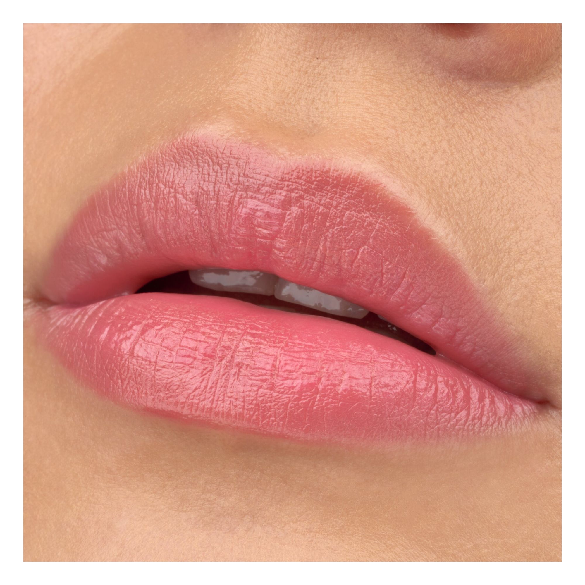 Rouge à Lèvres Liquide - Tinted Kiss Hydrating Lip Tint Rouge à Lèvres Liquide - Tinted Kiss Hydrating Lip Tint