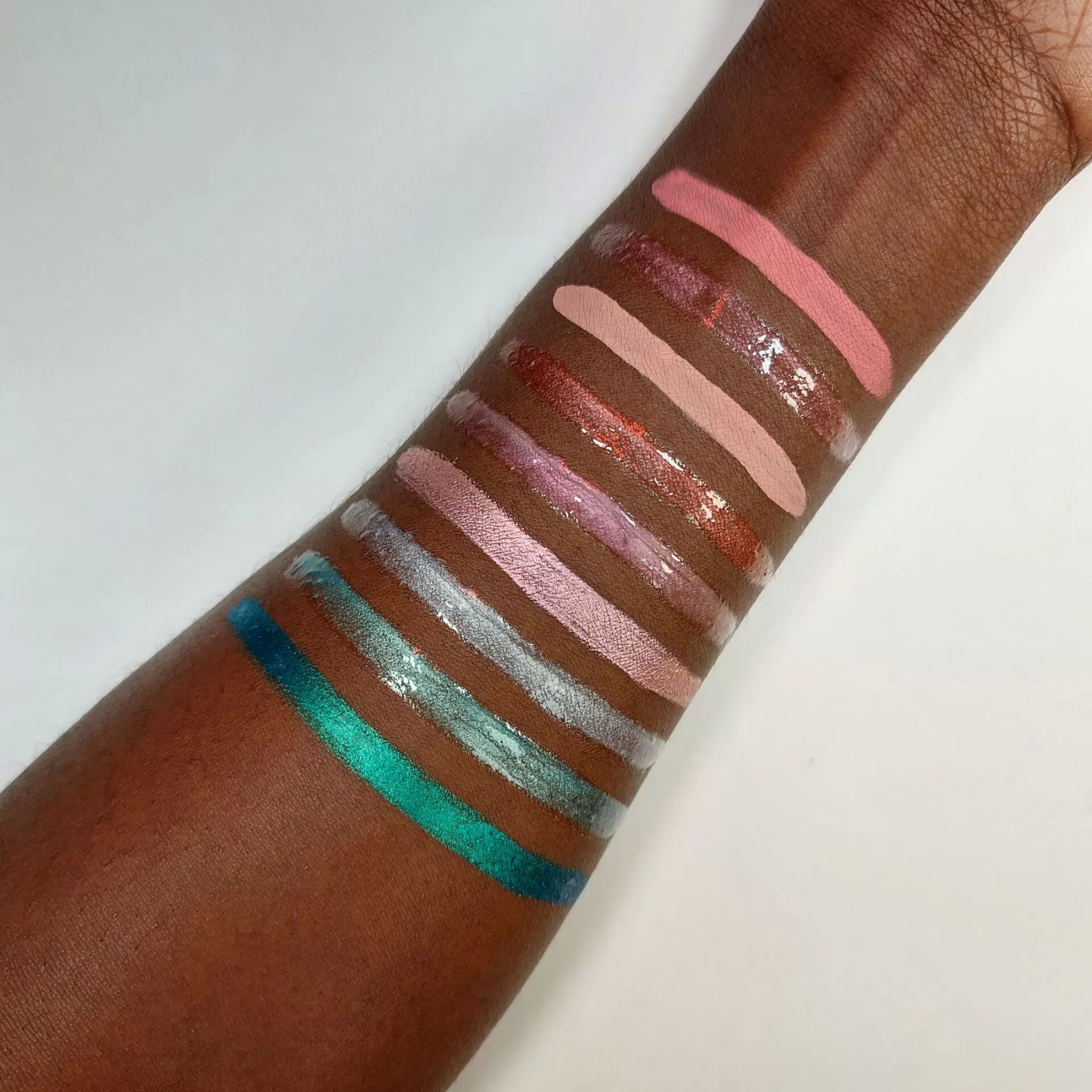 Double Up Liquid Eyeshadow -- Flüssig-Lidschatten Double Up Liquid Eyeshadow -- Flüssig-Lidschatten