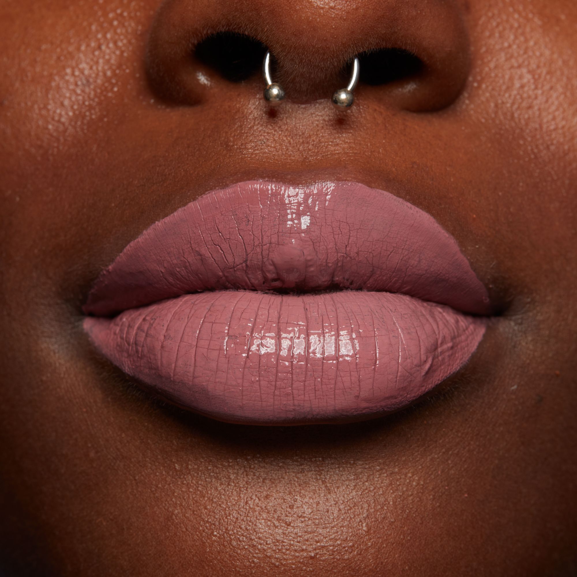 Shine Loud High Shine Lip Color -- Flüssig-Lippenstift Shine Loud High Shine Lip Color -- Flüssig-Lippenstift