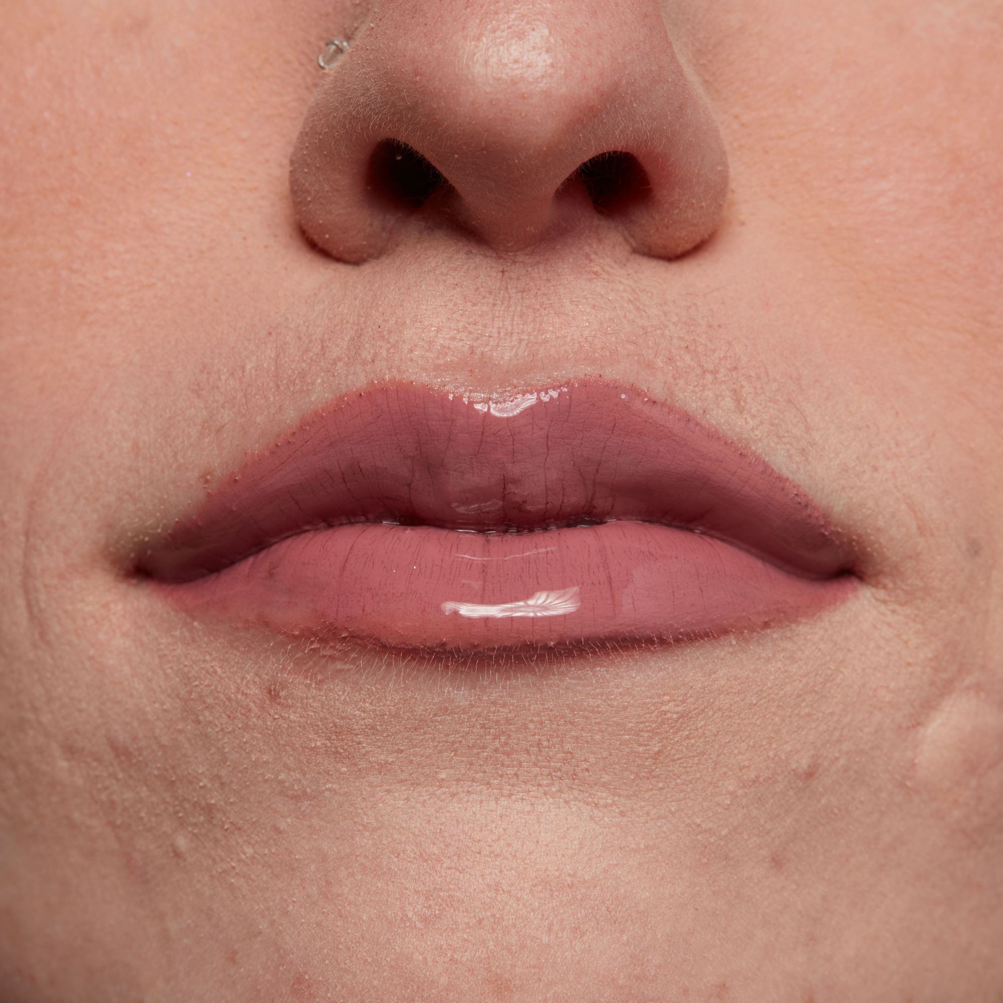 Shine Loud High Shine Lip Color -- Flüssig-Lippenstift Shine Loud High Shine Lip Color -- Flüssig-Lippenstift
