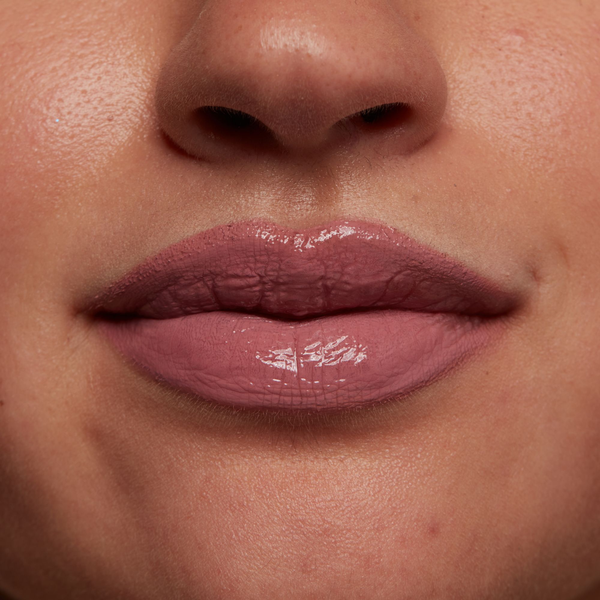 Shine Loud High Shine Lip Color -- Flüssig-Lippenstift Shine Loud High Shine Lip Color -- Flüssig-Lippenstift