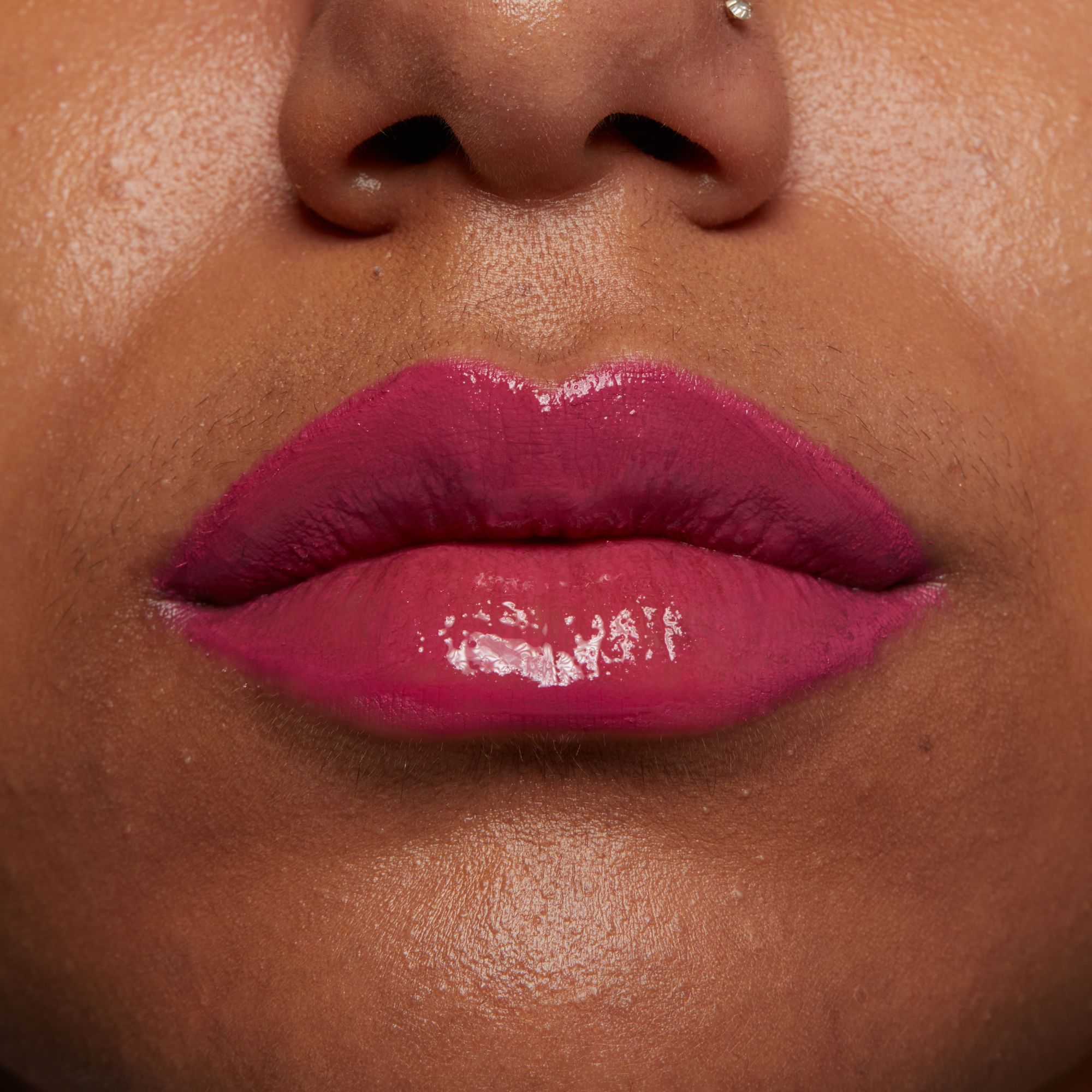 Shine Loud High Shine Lip Color -- Flüssig-Lippenstift Shine Loud High Shine Lip Color -- Flüssig-Lippenstift