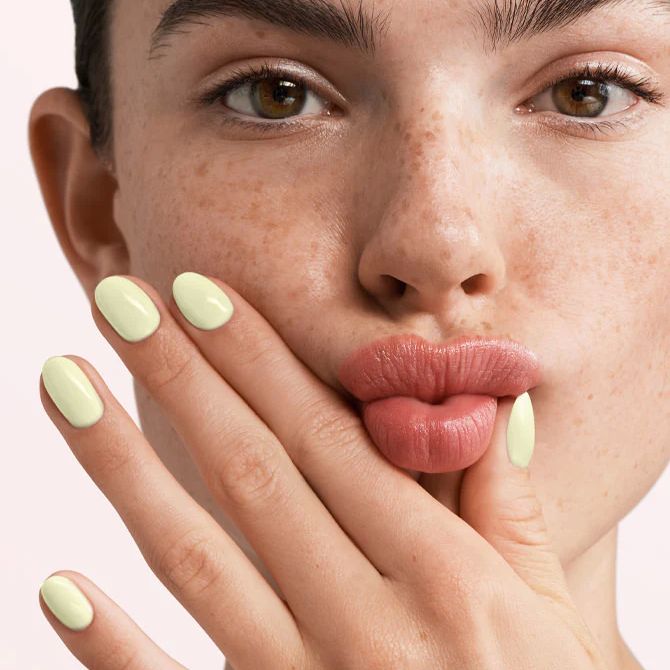 Base Coat Gel Avec Effet de Couleur - Rubber Base Cover PRO Base Coat Gel Avec Effet de Couleur - Rubber Base Cover PRO
