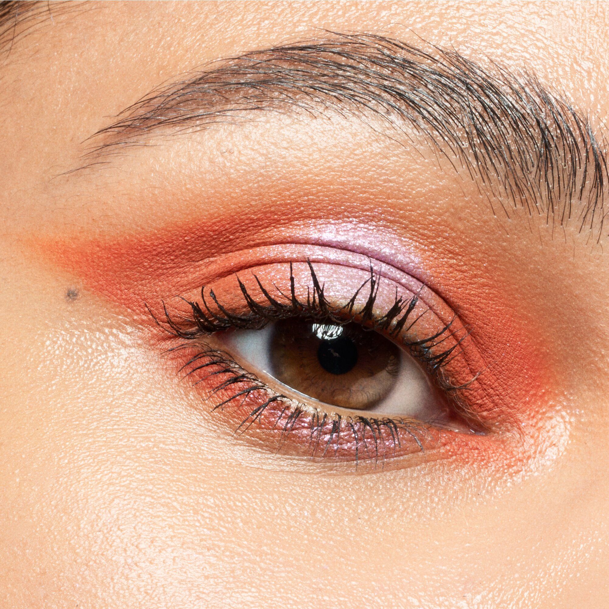 Go Big. Go Bold. 24h Wear Extreme False Lash Effect Mascara Go Big. Go Bold. 24h Wear Extreme False Lash Effect Mascara
