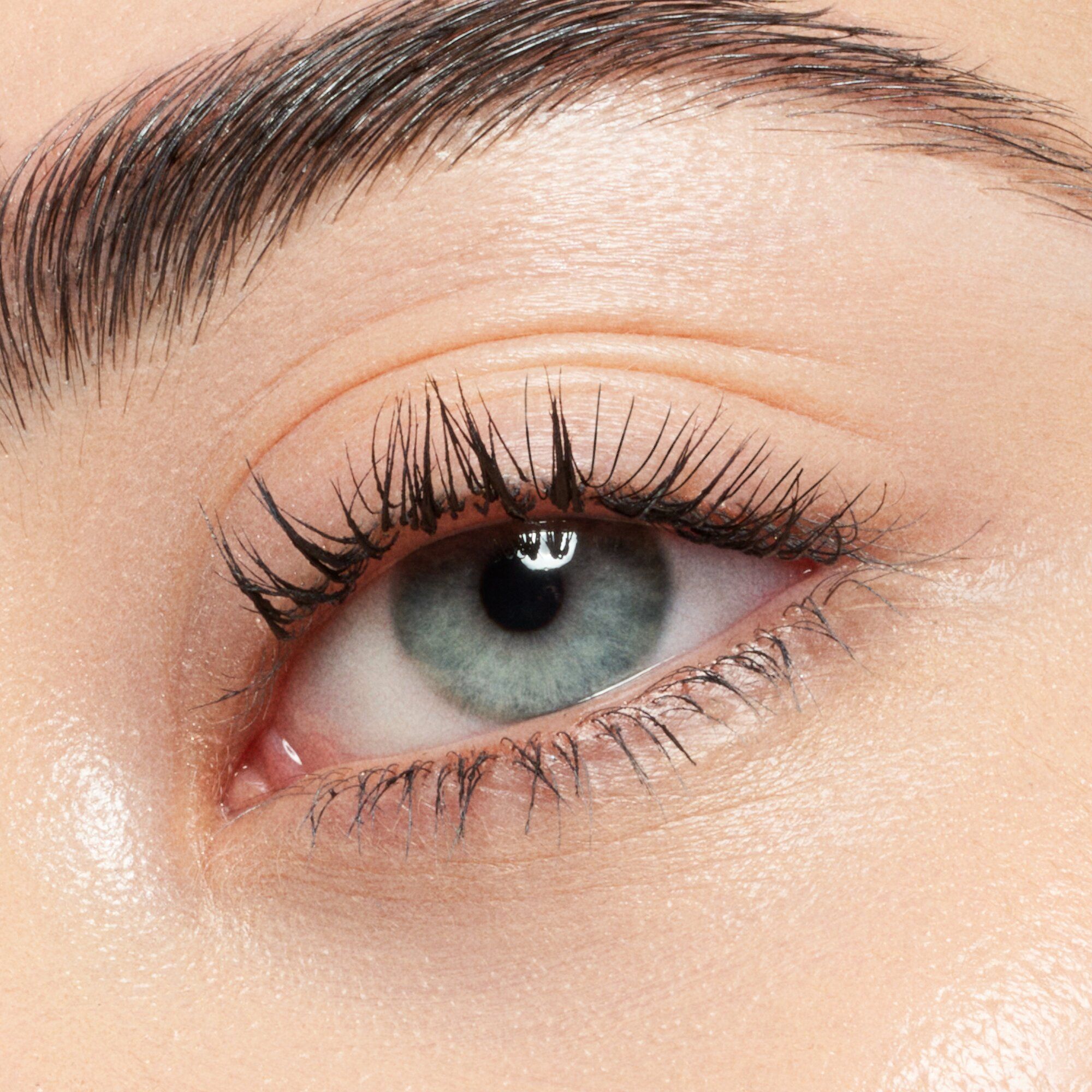 Go Big. Go Bold. 24h Wear Extreme False Lash Effect Mascara Go Big. Go Bold. 24h Wear Extreme False Lash Effect Mascara