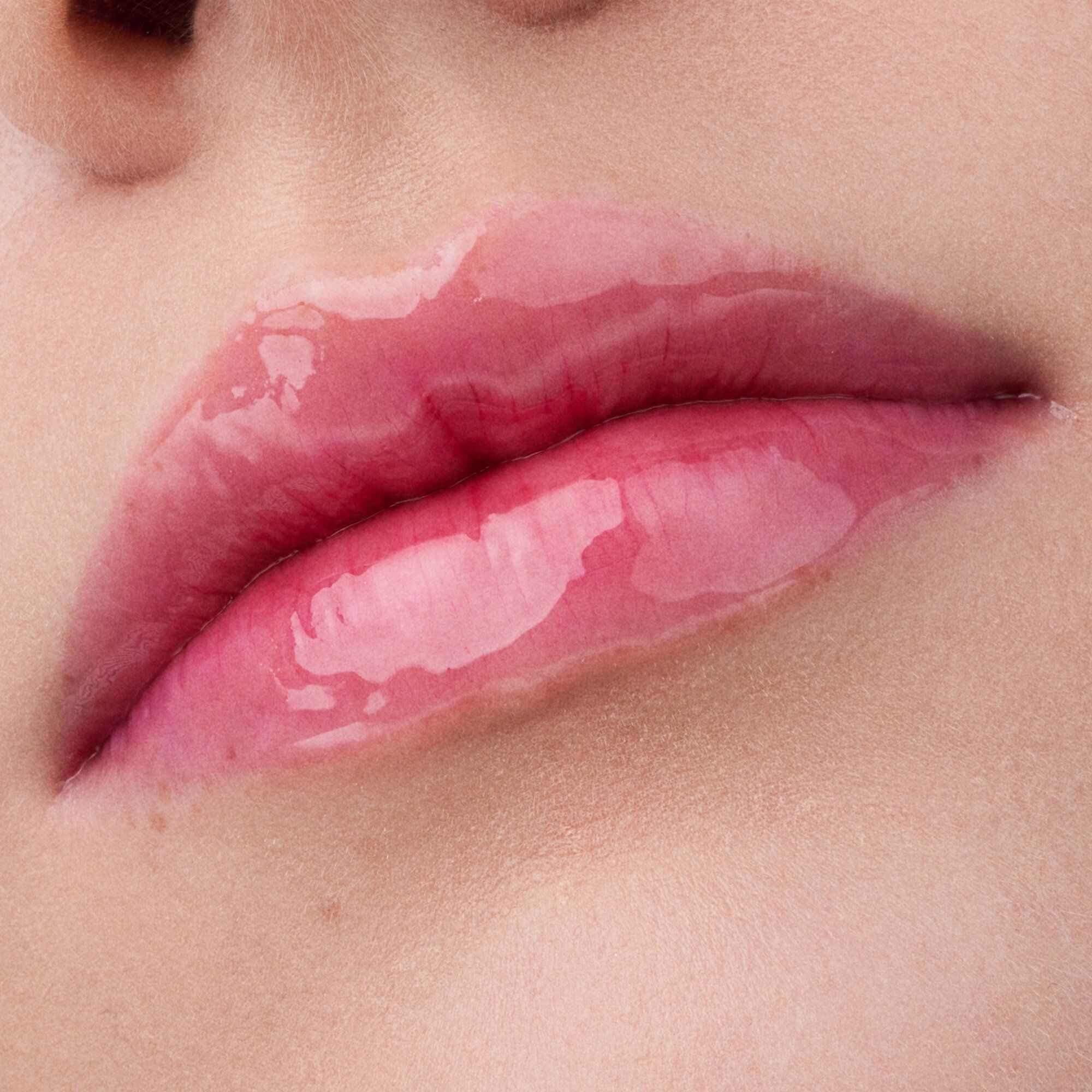 Huile à Lèvres - Glossin' Glow Tinted Lip Oil Huile à Lèvres - Glossin' Glow Tinted Lip Oil