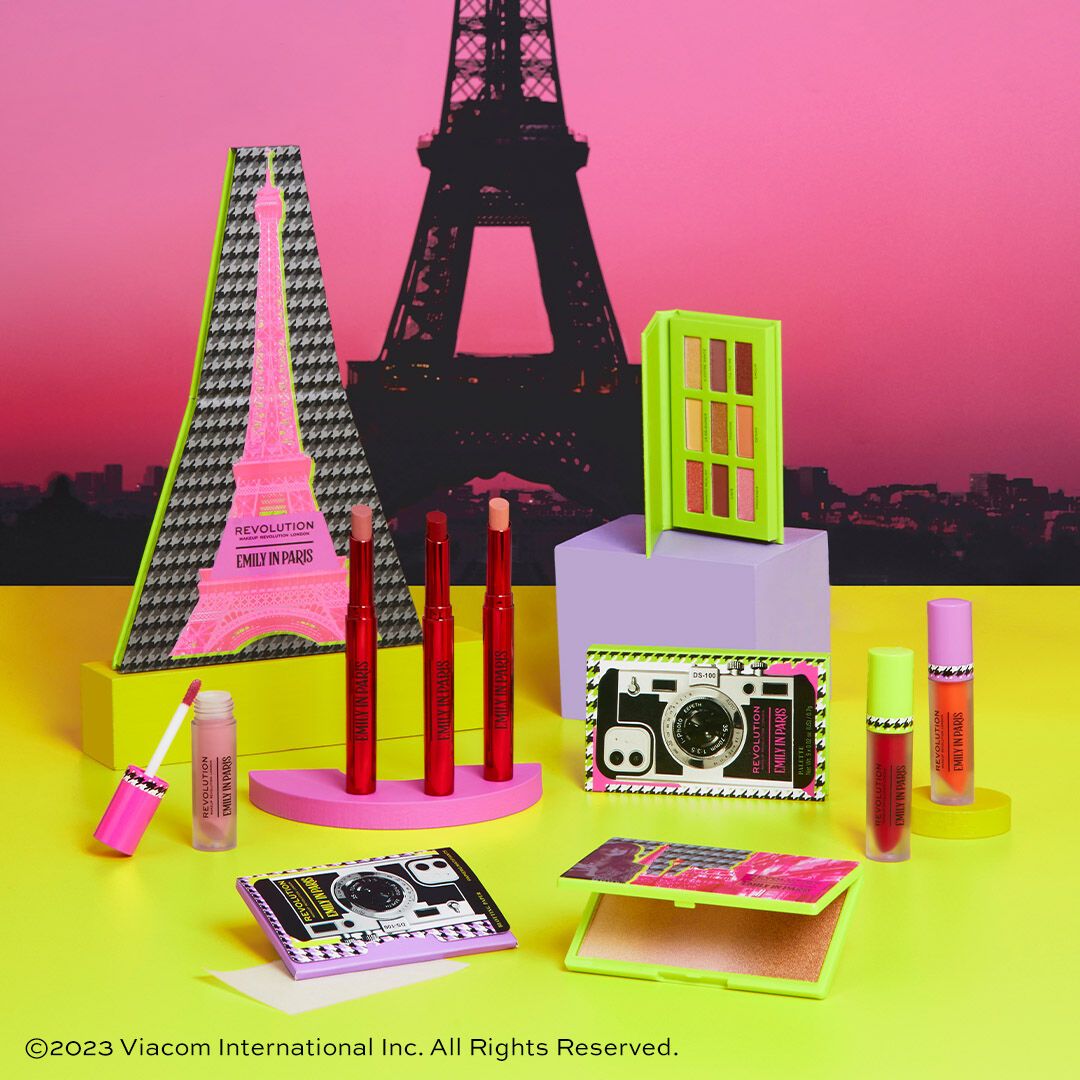 Enlumineur - Makeup Revolution x Emily In Paris - Spotlight Powder Highlighter Enlumineur - Makeup Revolution x Emily In Paris - Spotlight Powder Highlighter