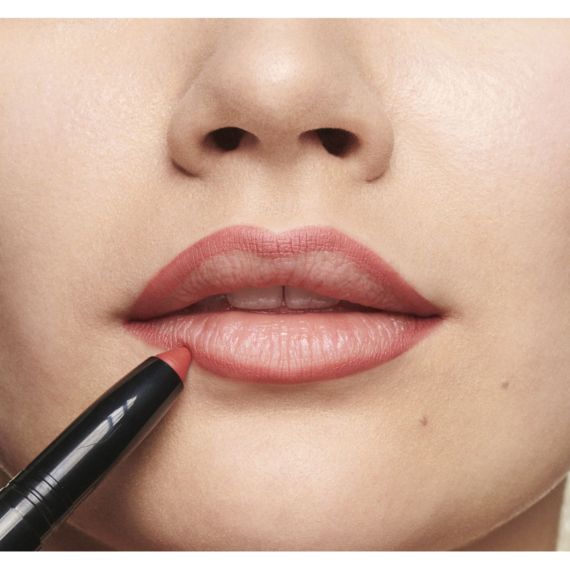 Colorstay Matte Lite Crayon -- Lippenstift Colorstay Matte Lite Crayon -- Lippenstift
