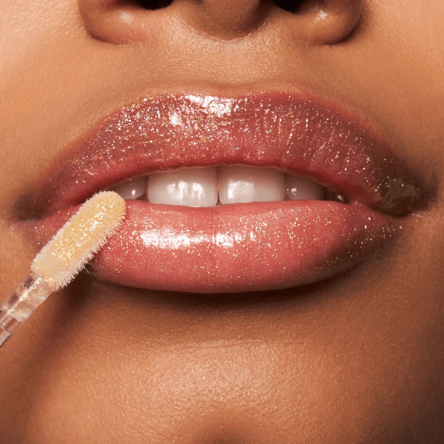 Meta Glow Multi-Reflective Lipgloss Meta Glow Multi-Reflective Lipgloss