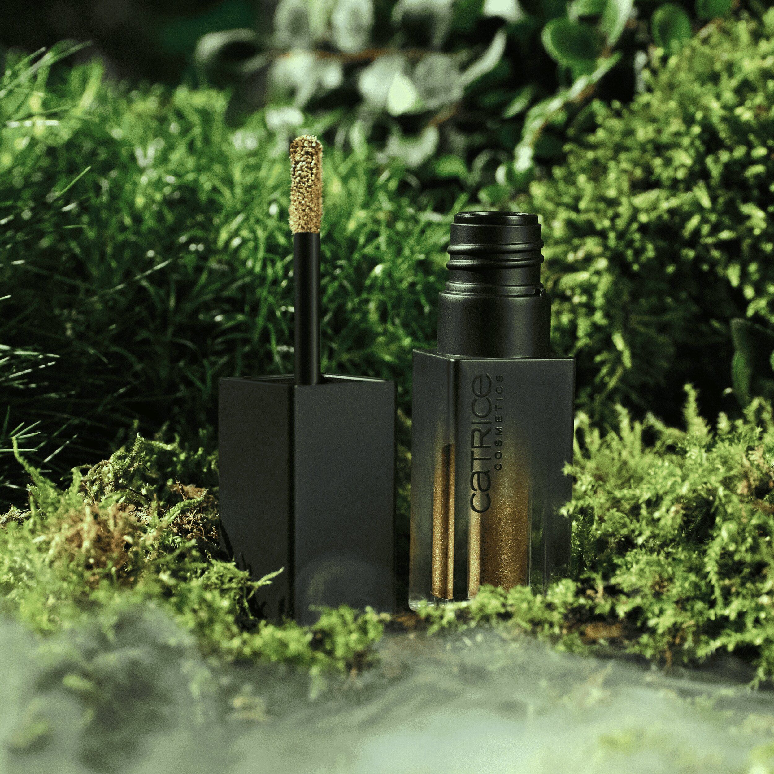 Mystic Forest - Metallic Liquid Eyeshadow Mystic Forest - Metallic Liquid Eyeshadow
