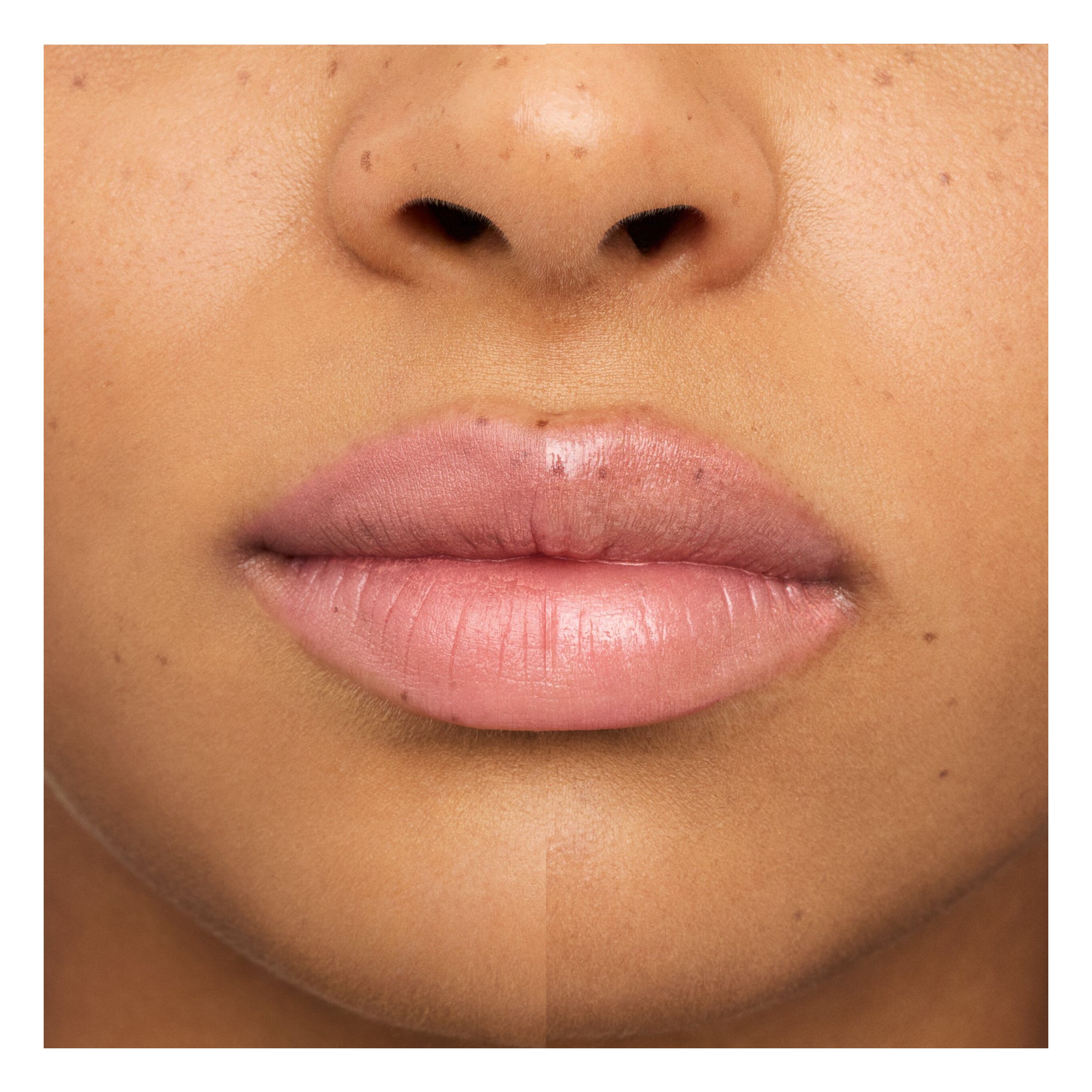 Pearly Potion Multi-Reflective Lipgloss Pearly Potion Multi-Reflective Lipgloss