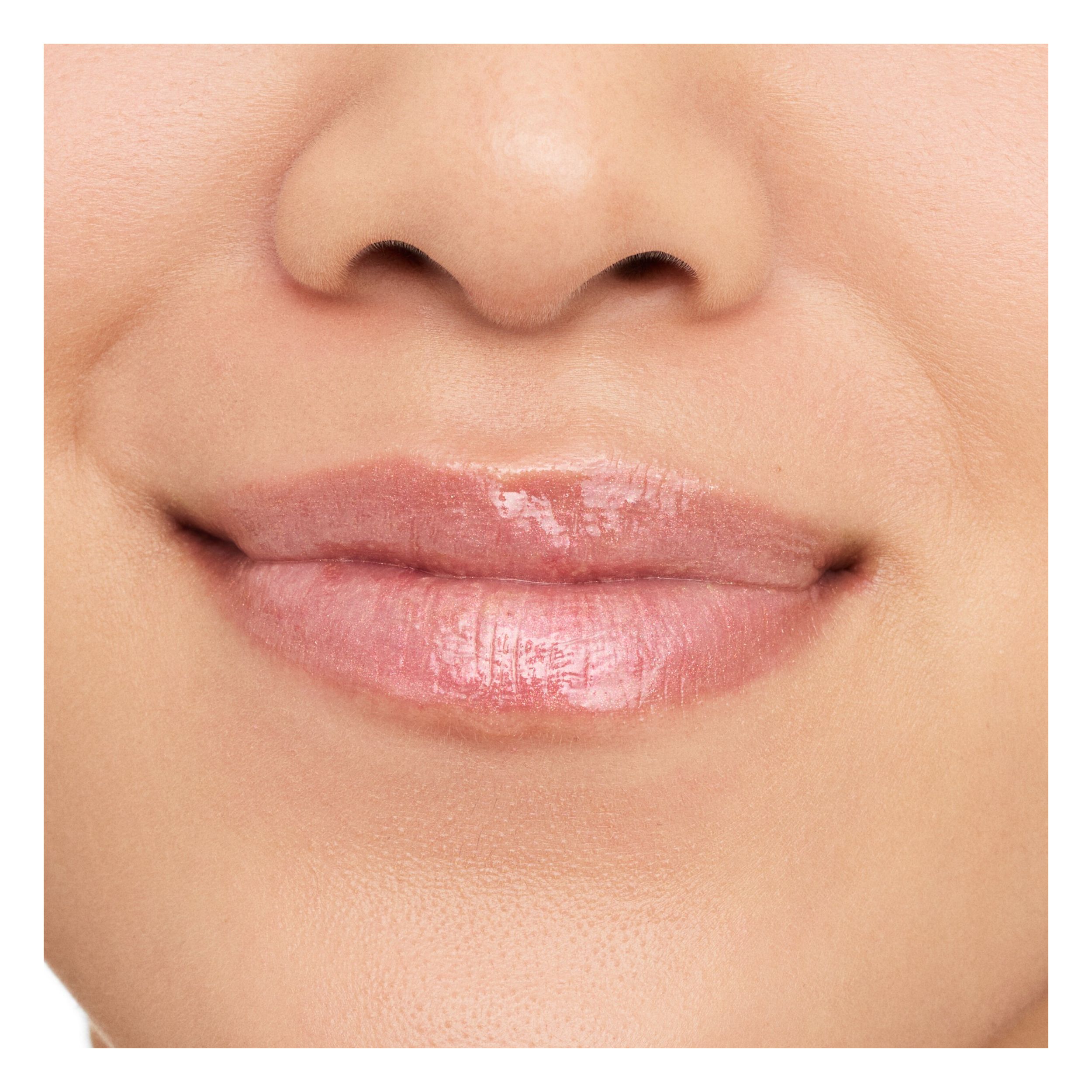 Pearly Potion Multi-Reflective Lipgloss Pearly Potion Multi-Reflective Lipgloss