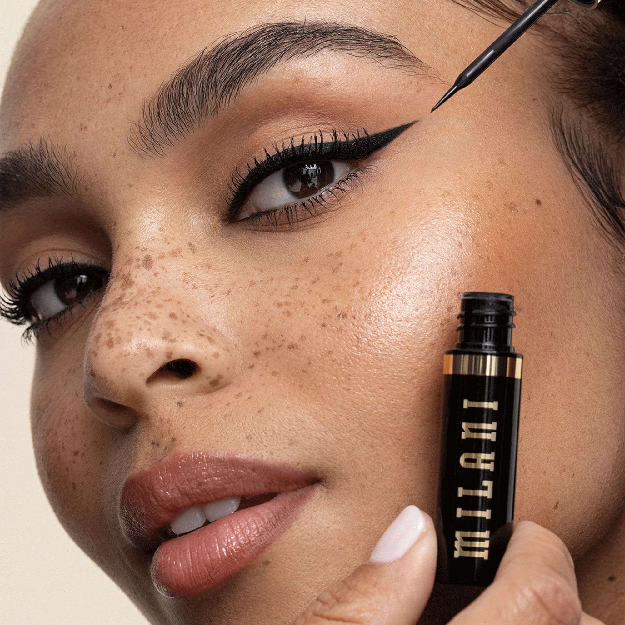 Stay Put Infinite Liner -- Flüssig-Eyeliner Stay Put Infinite Liner -- Flüssig-Eyeliner