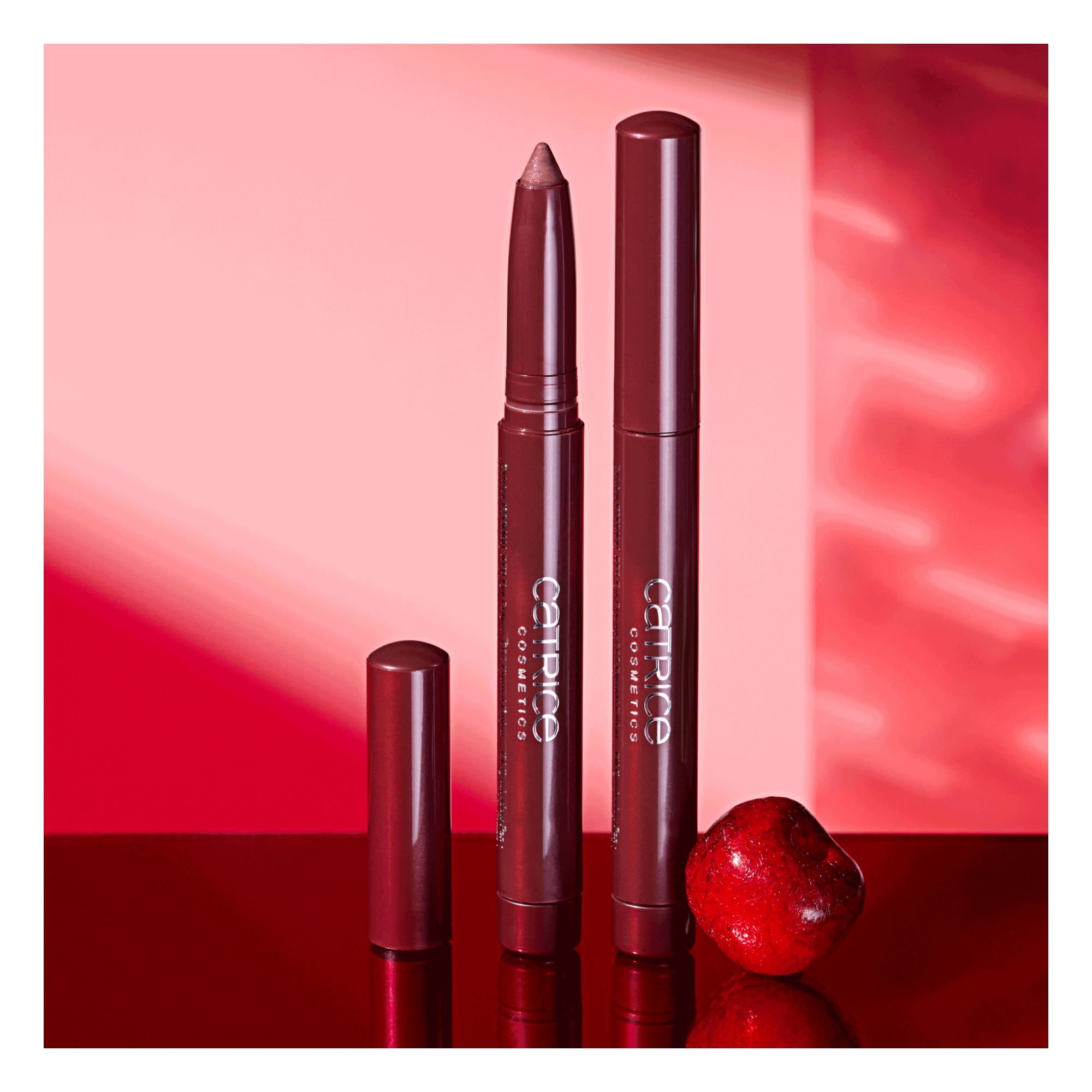 Eternal Red - Eye Crayon -- Lidschatten- & Eyeliner-Stift Eternal Red - Eye Crayon -- Lidschatten- & Eyeliner-Stift