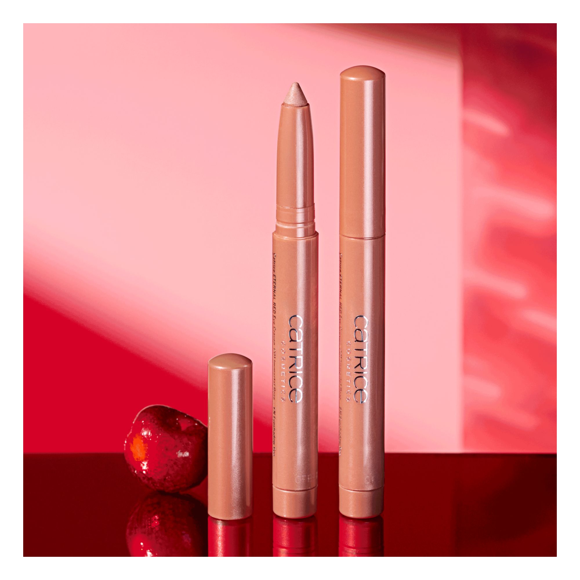 Eternal Red - Eye Crayon -- Lidschatten- & Eyeliner-Stift Eternal Red - Eye Crayon -- Lidschatten- & Eyeliner-Stift
