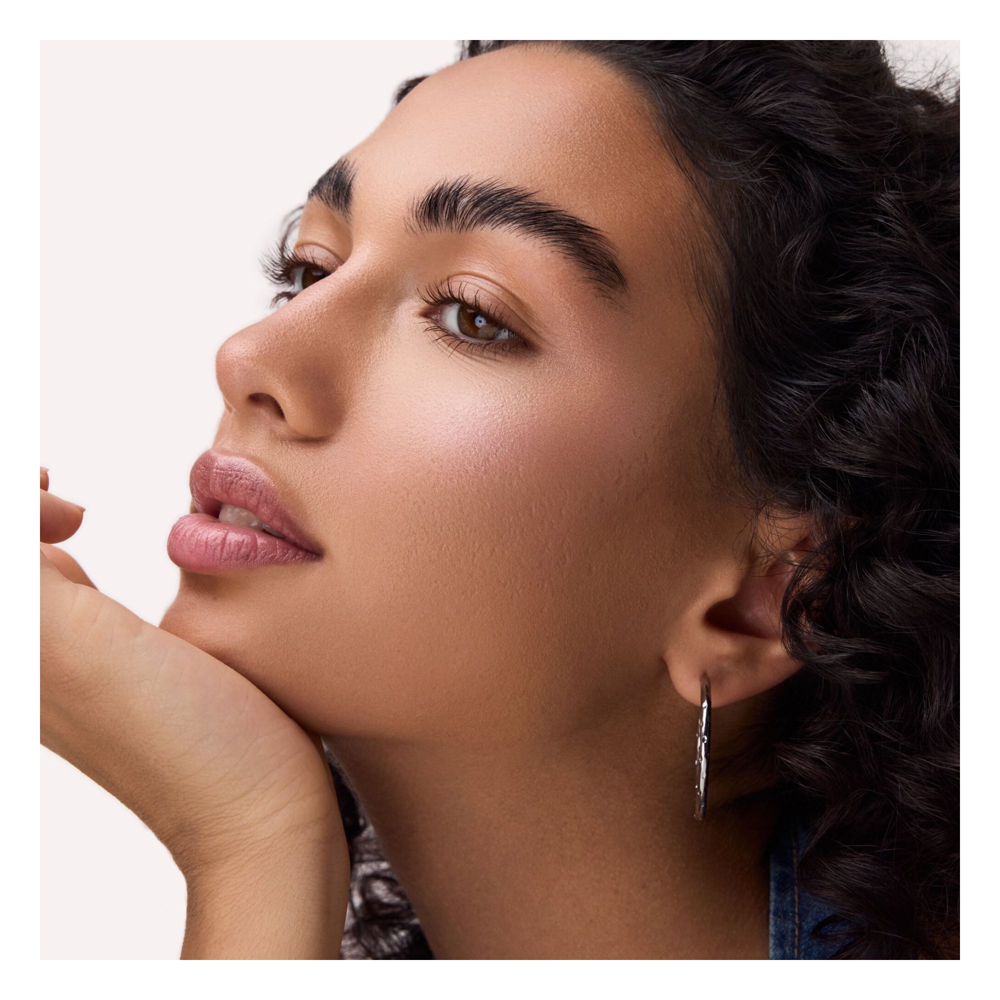 Aura Glam Balm Highlighter