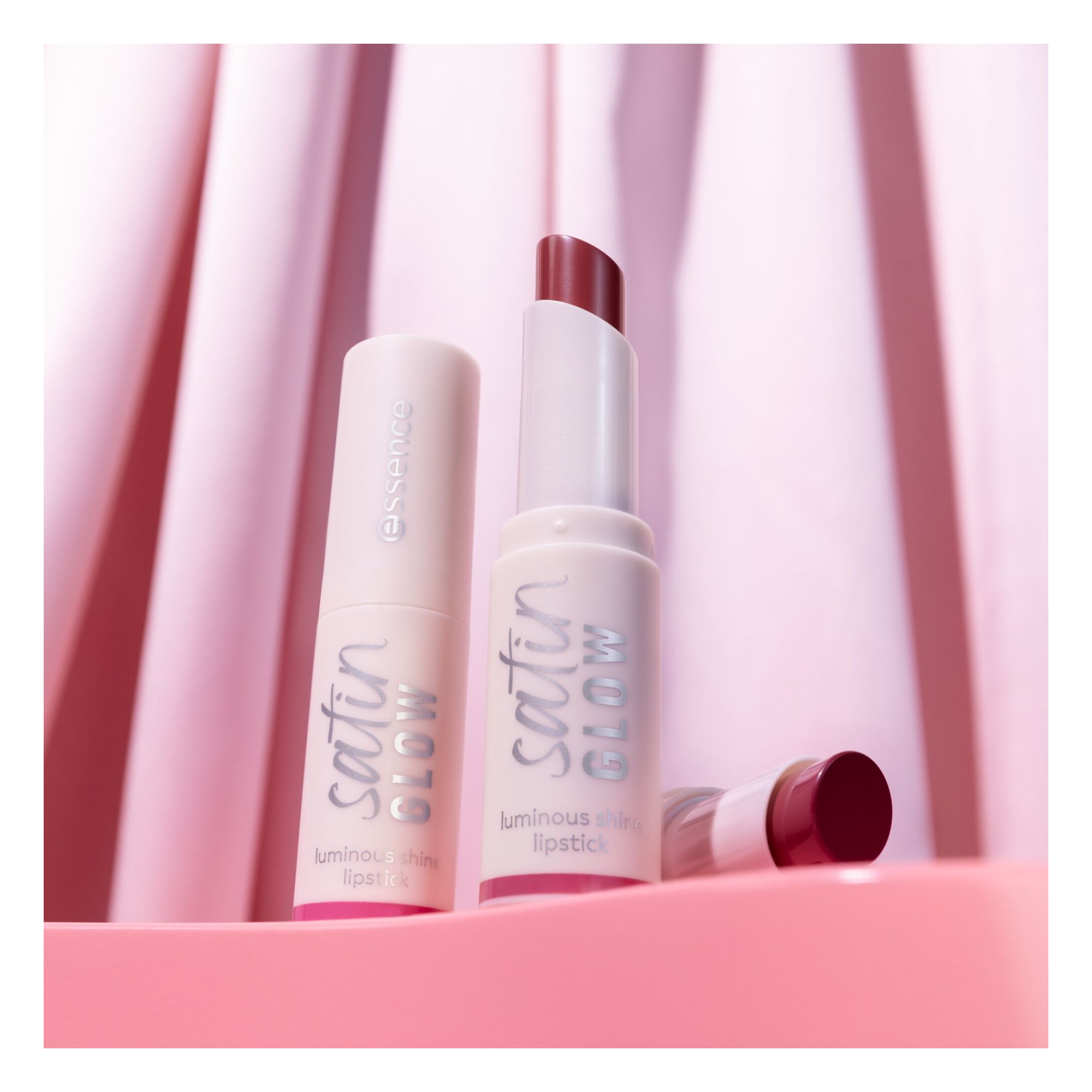 Rouge à Lèvres - Satin Glow Luminous Shine Lipstick Rouge à Lèvres - Satin Glow Luminous Shine Lipstick