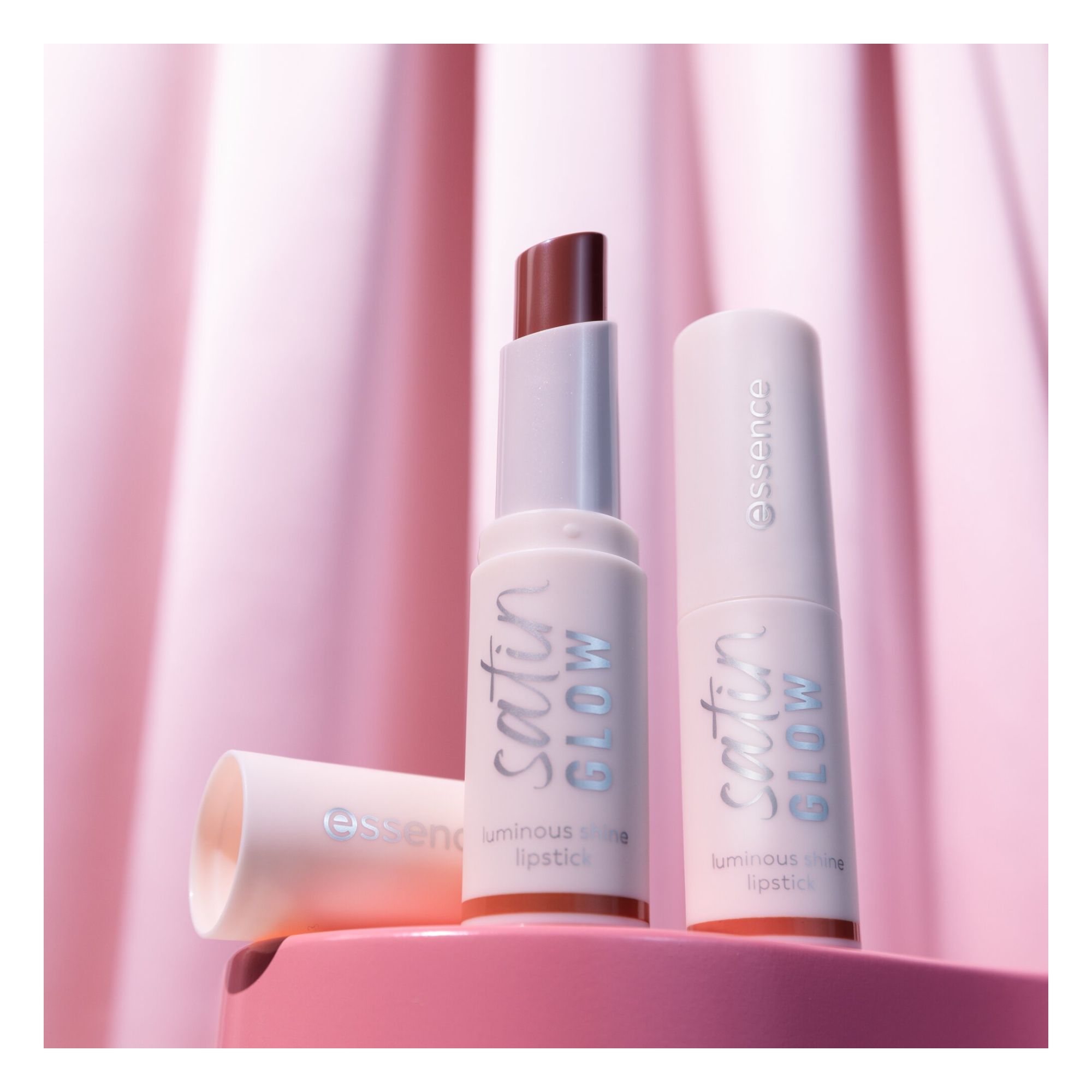 Rouge à Lèvres - Satin Glow Luminous Shine Lipstick Rouge à Lèvres - Satin Glow Luminous Shine Lipstick