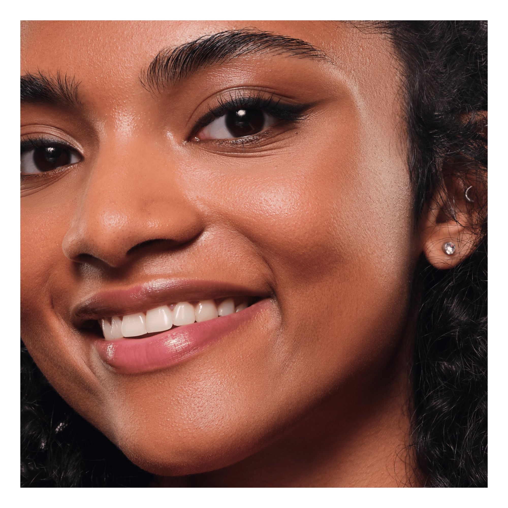 Satin Blend Gel Eyeliner Satin Blend Gel Eyeliner