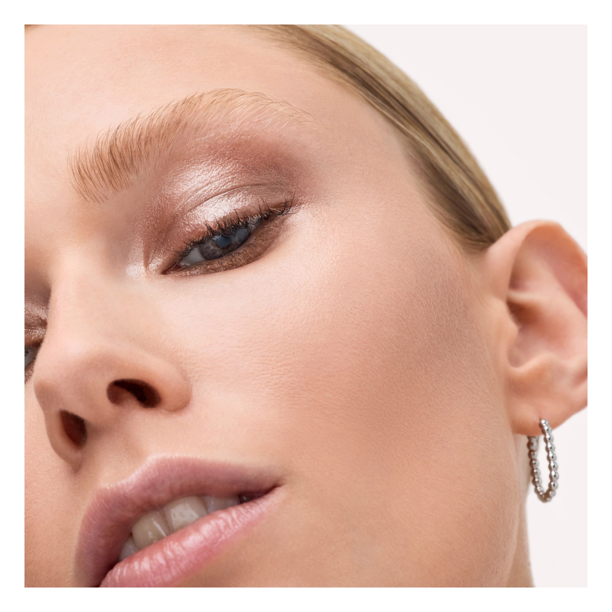 Eyeshadow & Highlighter - Era Of Senses - Multi-Use Palette Eyeshadow & Highlighter - Era Of Senses - Multi-Use Palette