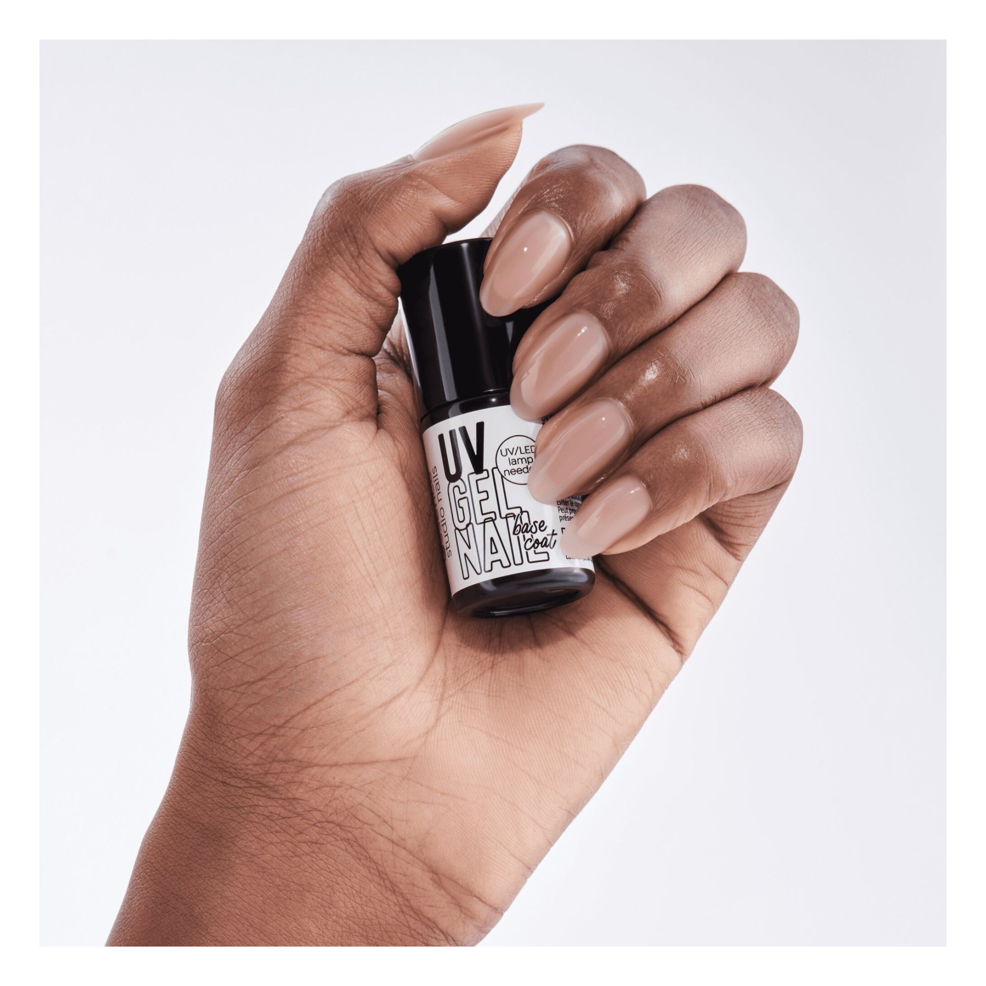 Studio Nails UV Gel Nail Base Coat -- Gel-Unterlack Studio Nails UV Gel Nail Base Coat -- Gel-Unterlack