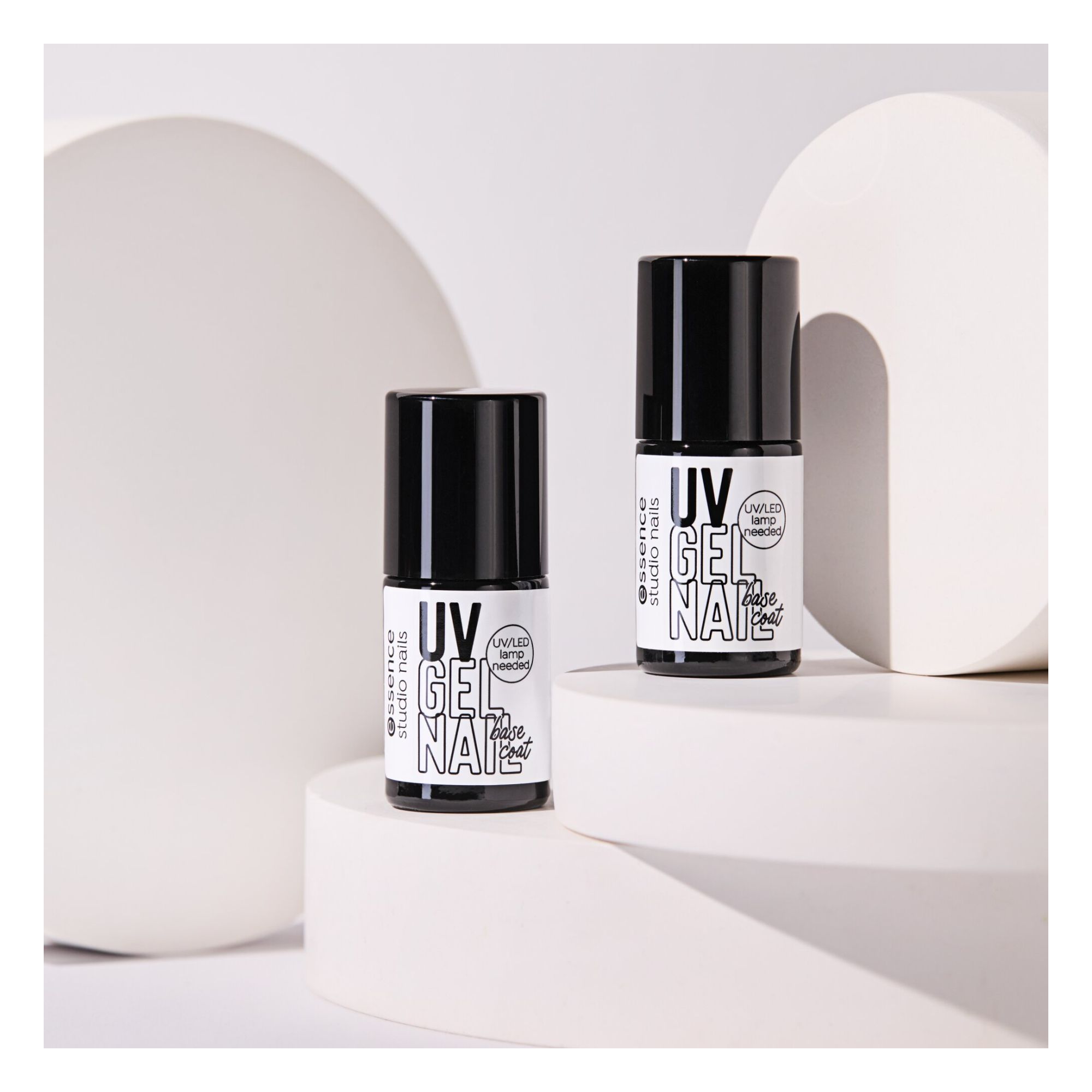 Studio Nails UV Gel Nail Base Coat -- Gel-Unterlack Studio Nails UV Gel Nail Base Coat -- Gel-Unterlack