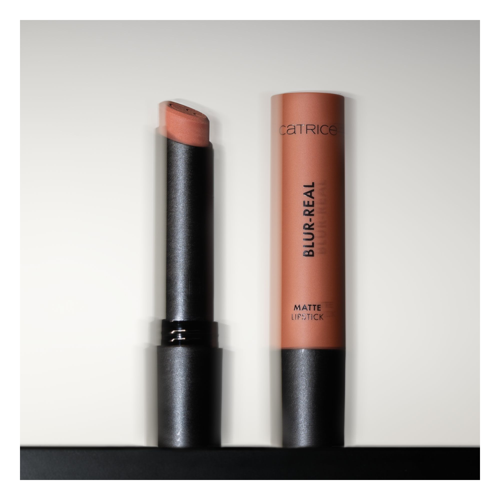 Rouge à Lèvres - Blur-Real Matte Lipstick Rouge à Lèvres - Blur-Real Matte Lipstick