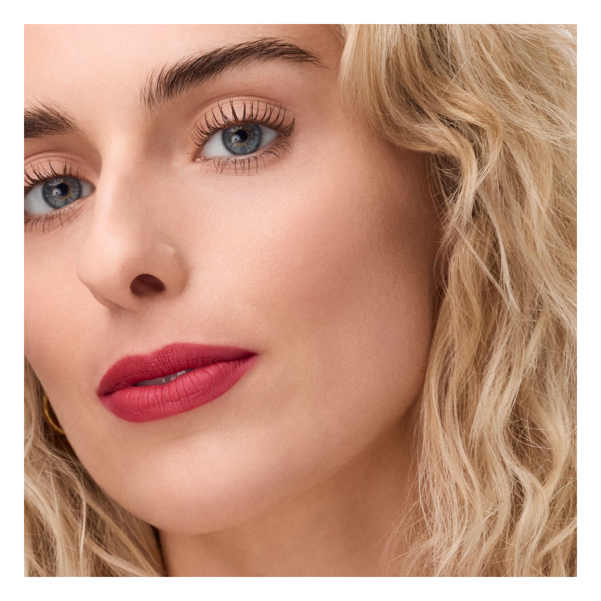 Rouge à Lèvres - Blur-Real Matte Lipstick Rouge à Lèvres - Blur-Real Matte Lipstick