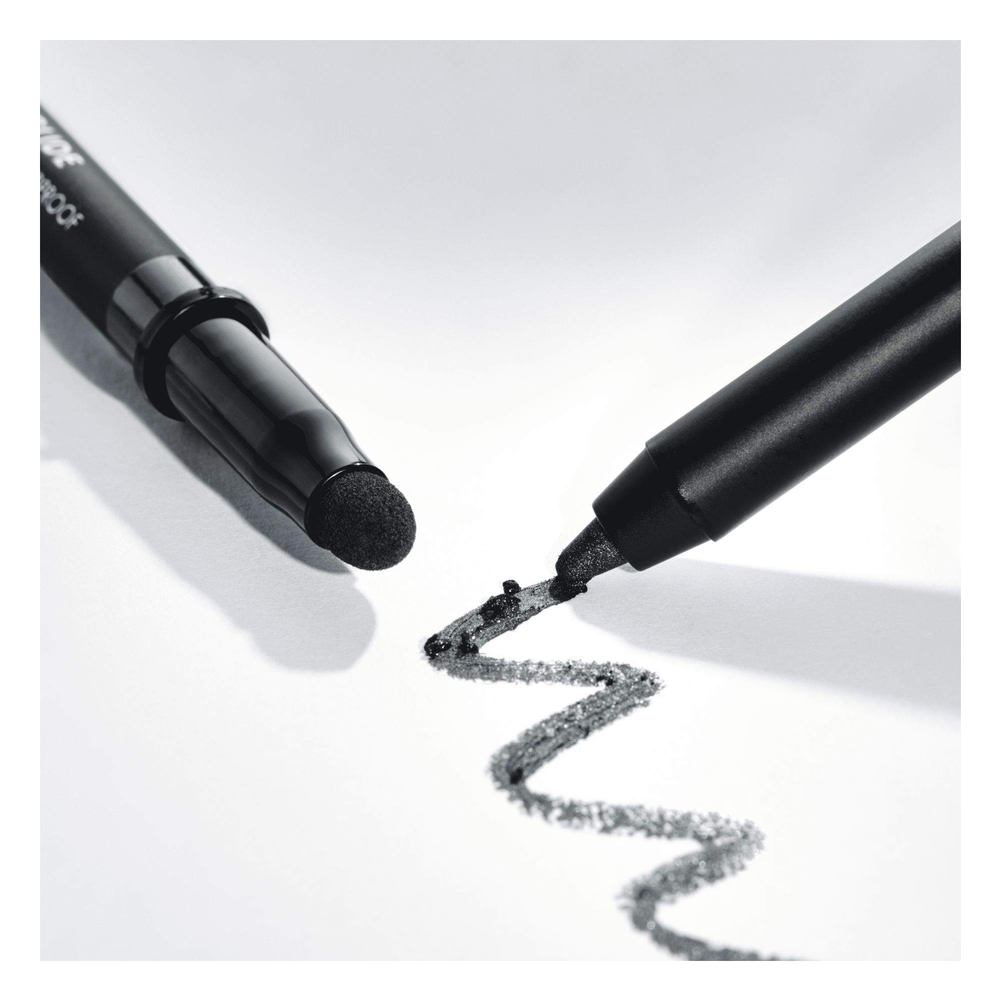 Jewel Glide Effect Eye Pencil -- Eyeliner-Stift