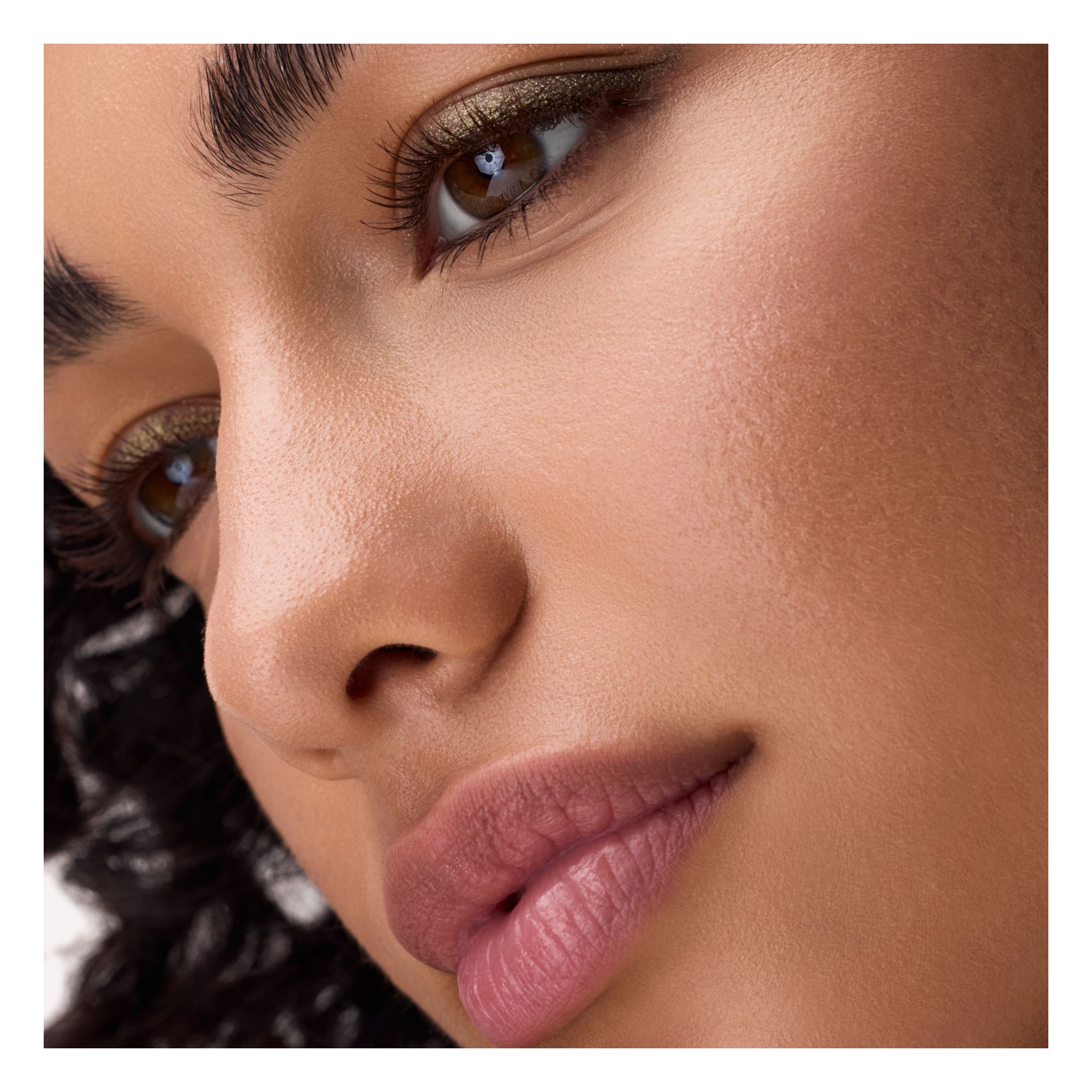 Crayon Eye-Liner - Jewel Glide Effect Eye Pencil Crayon Eye-Liner - Jewel Glide Effect Eye Pencil