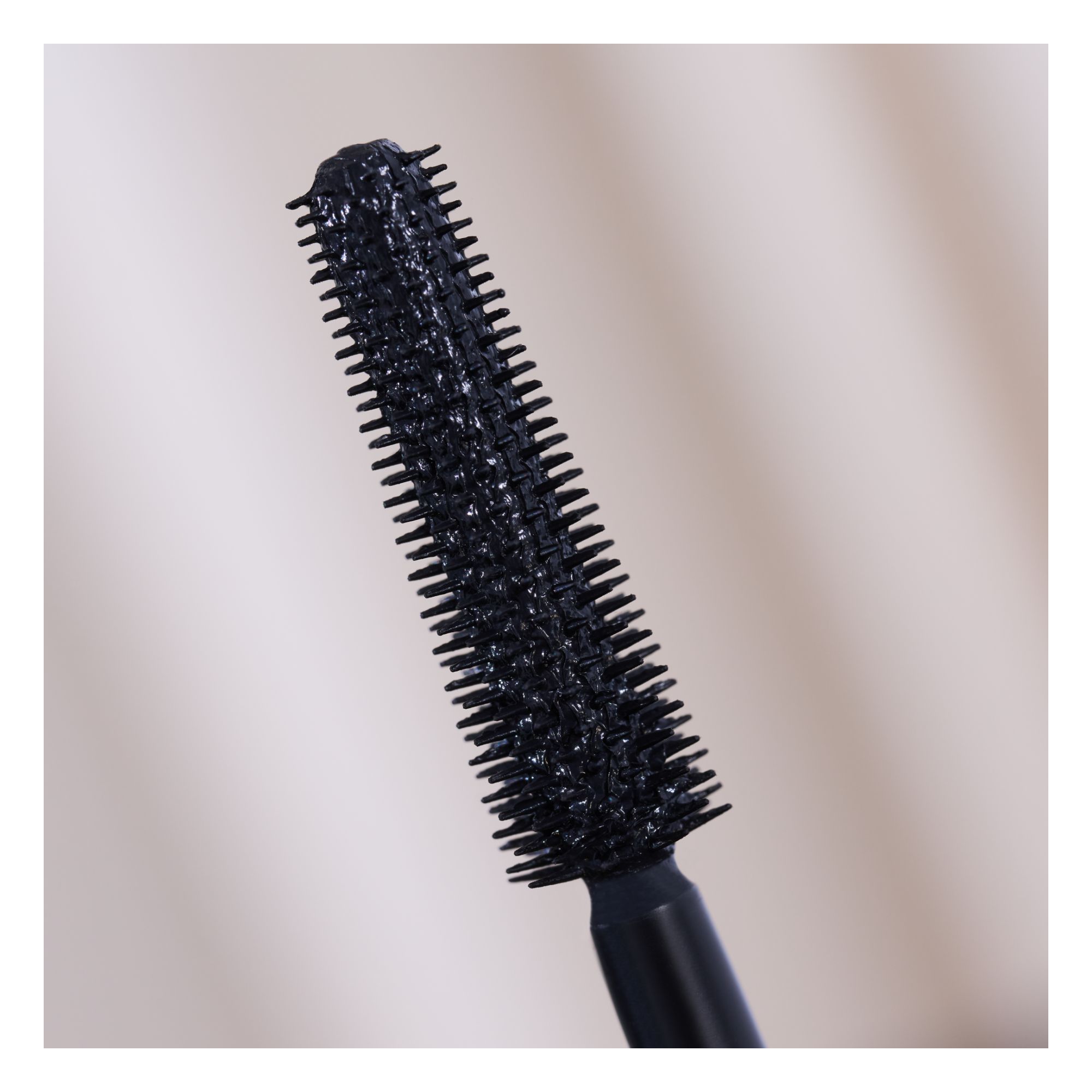 Valentine Who? - Glam & Doll Volume Mascara Valentine Who? - Glam & Doll Volume Mascara