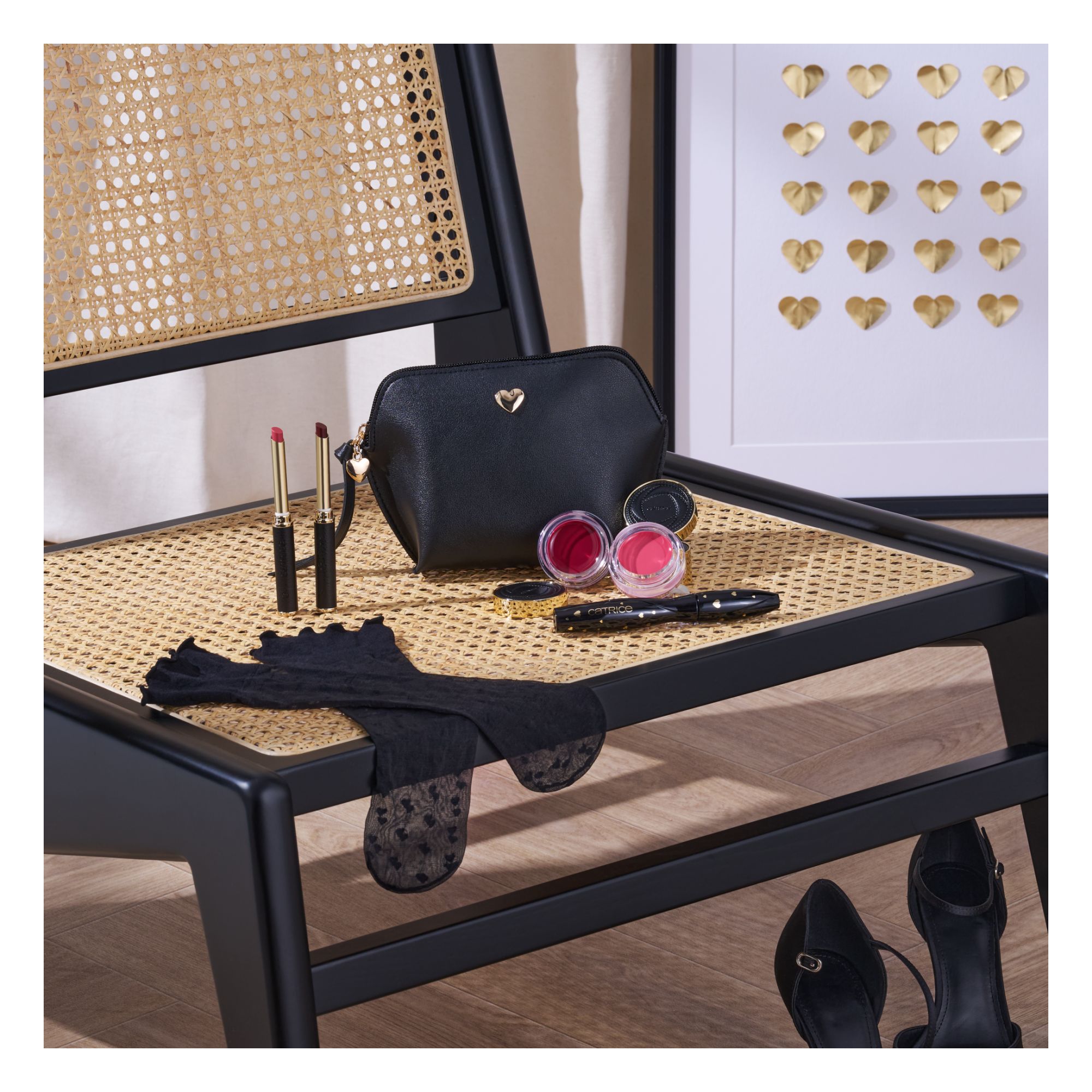 Valentine Who? - Glam & Doll Volume Mascara