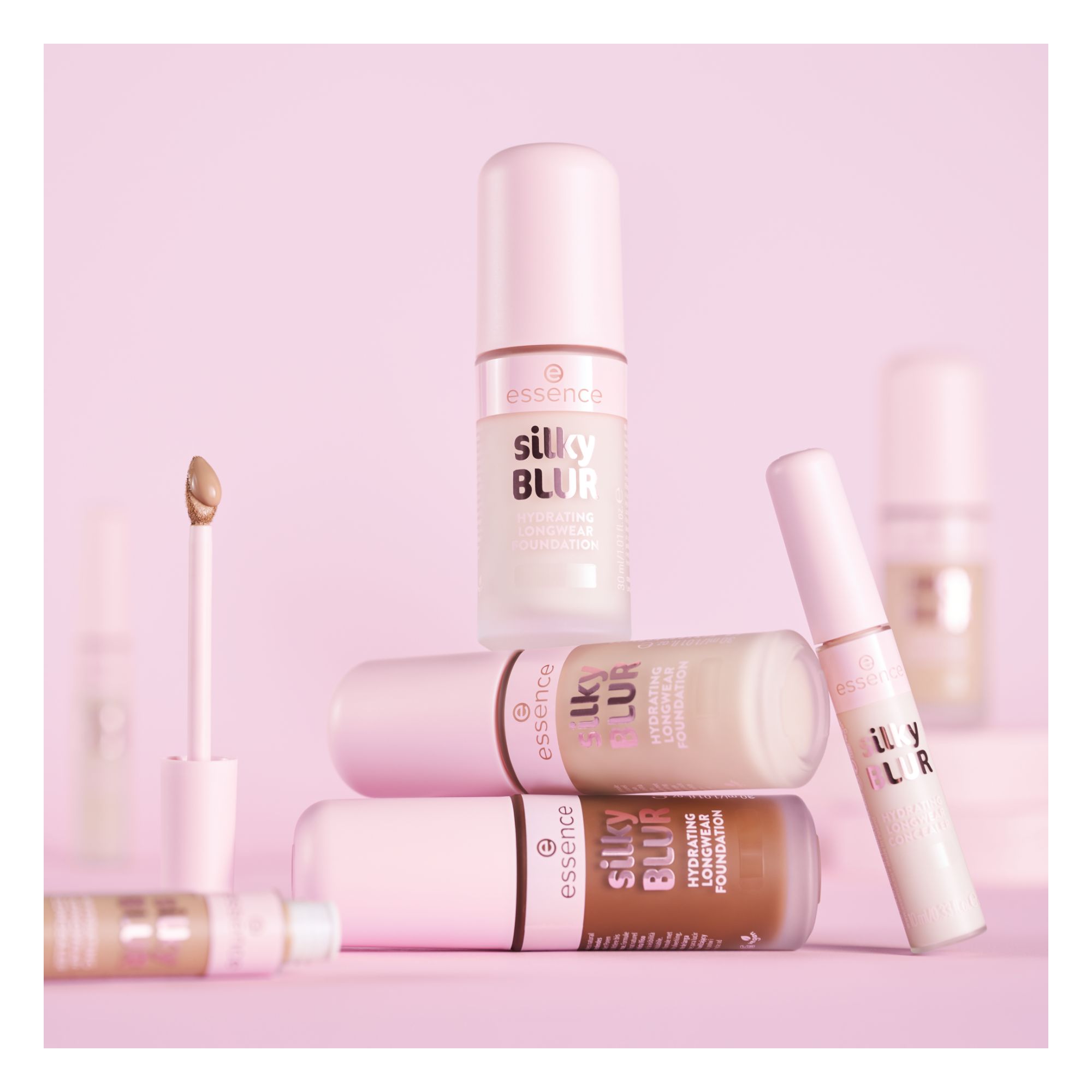 Silky Blur Hydrating Longwear Foundation Silky Blur Hydrating Longwear Foundation