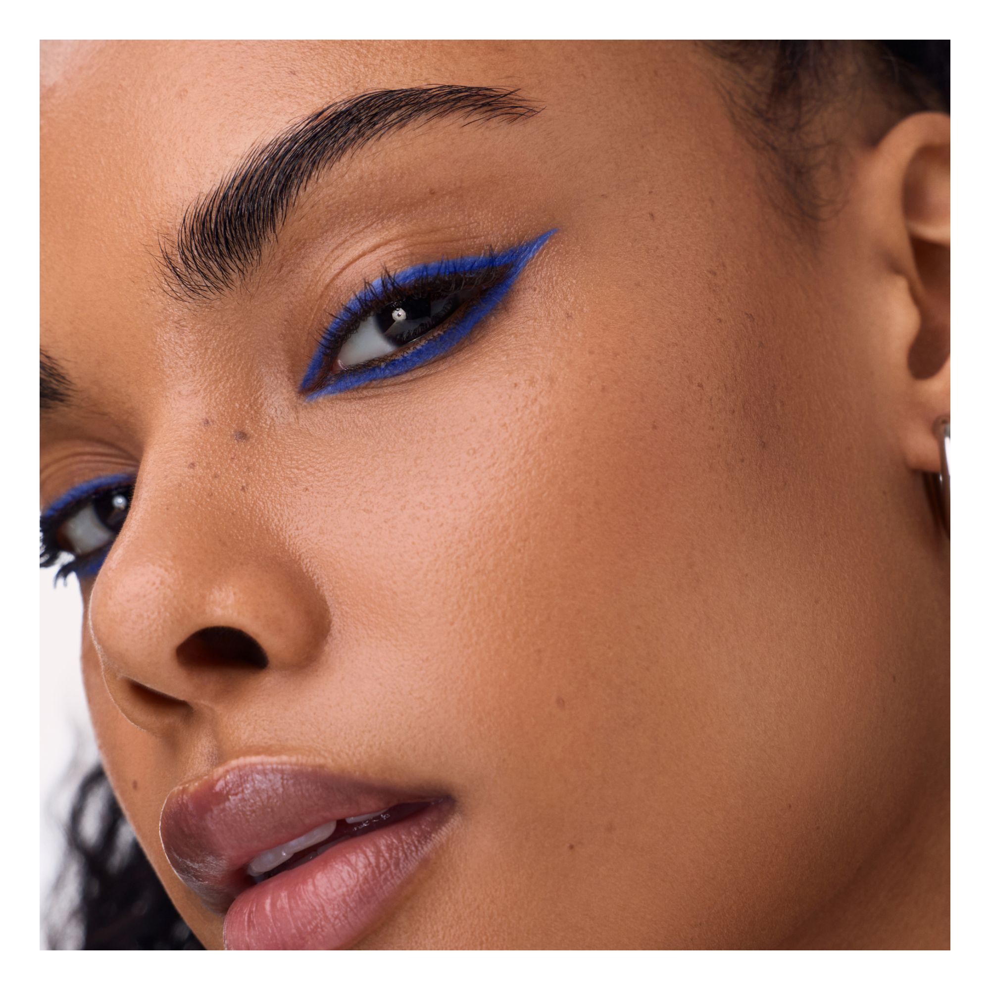 Velvet Glide Matte Eye Pencil