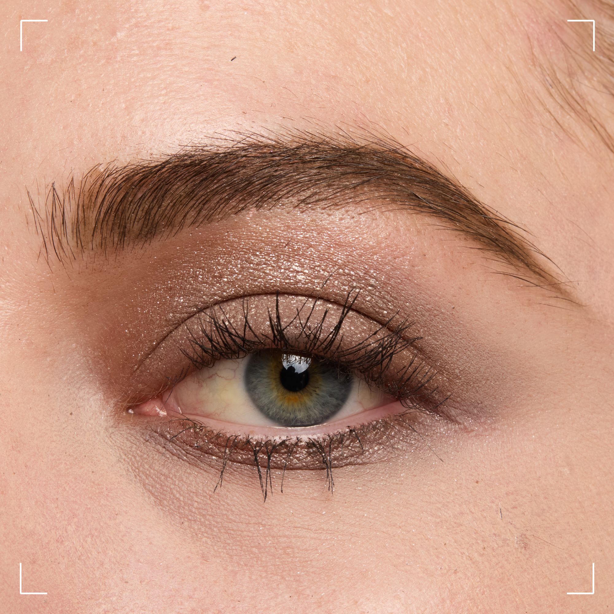 Lid Lingerie Eye Pigment -- Flüssig-Lidschatten