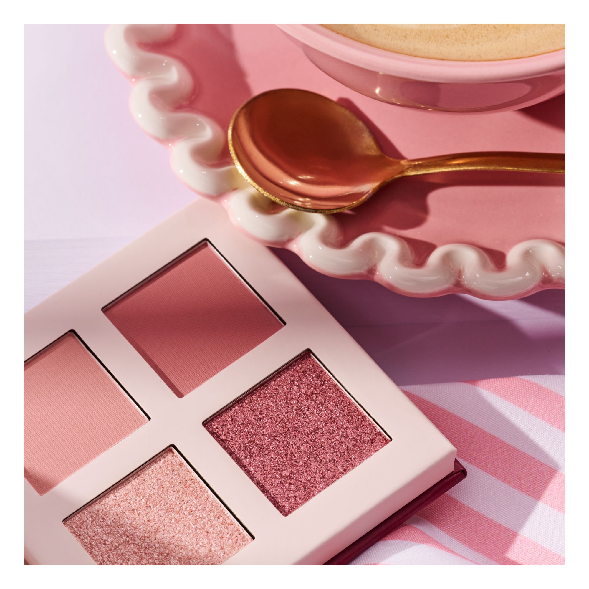 Palette de Fards à Paupières - Book Lovers Club - Eyeshadow Palette Palette de Fards à Paupières - Book Lovers Club - Eyeshadow Palette