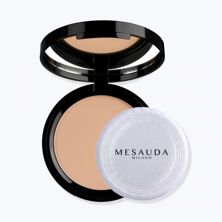 Light Velvet Compact Powder -- Puder